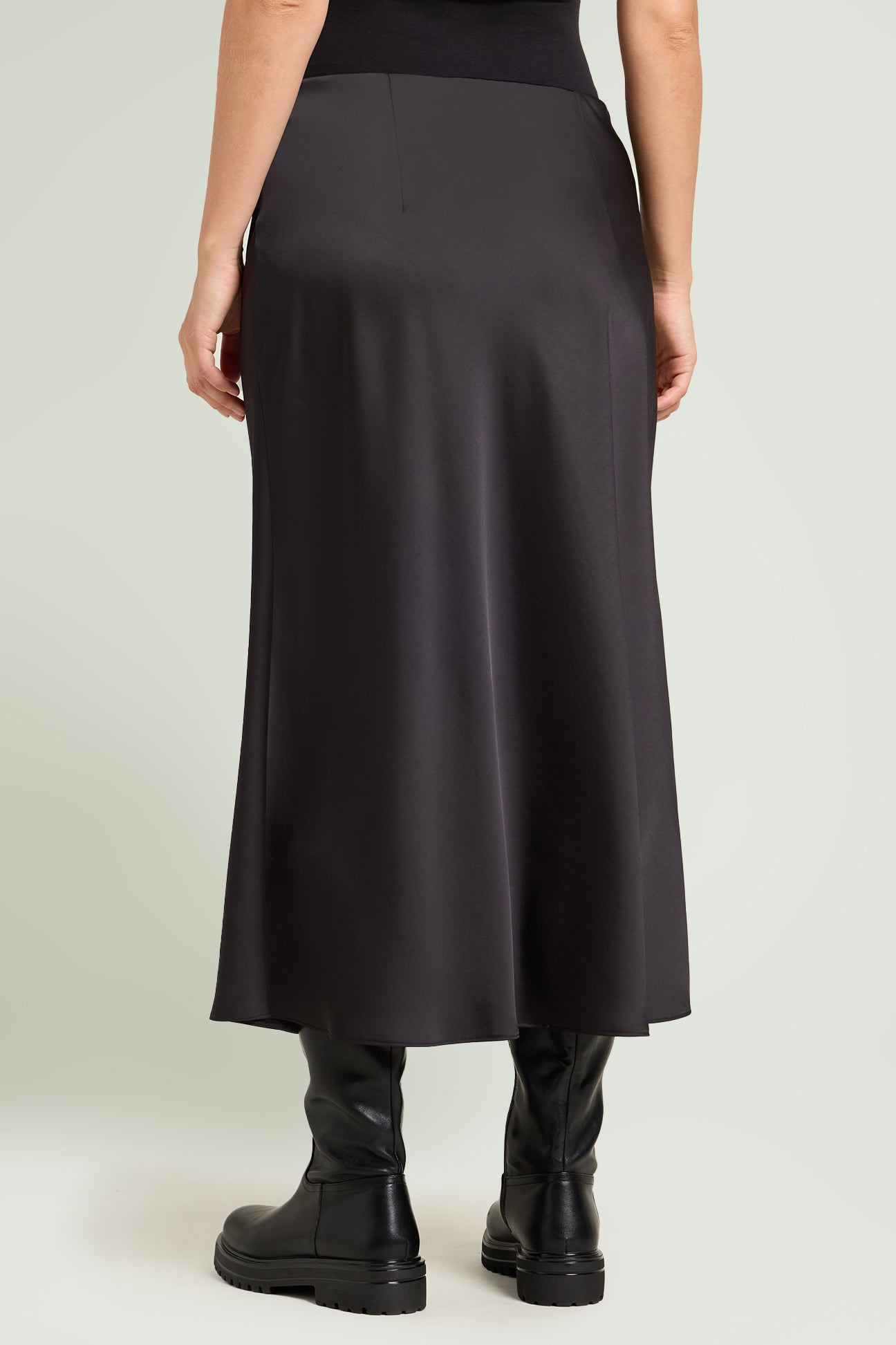 GONNA LUNGA IN SATIN