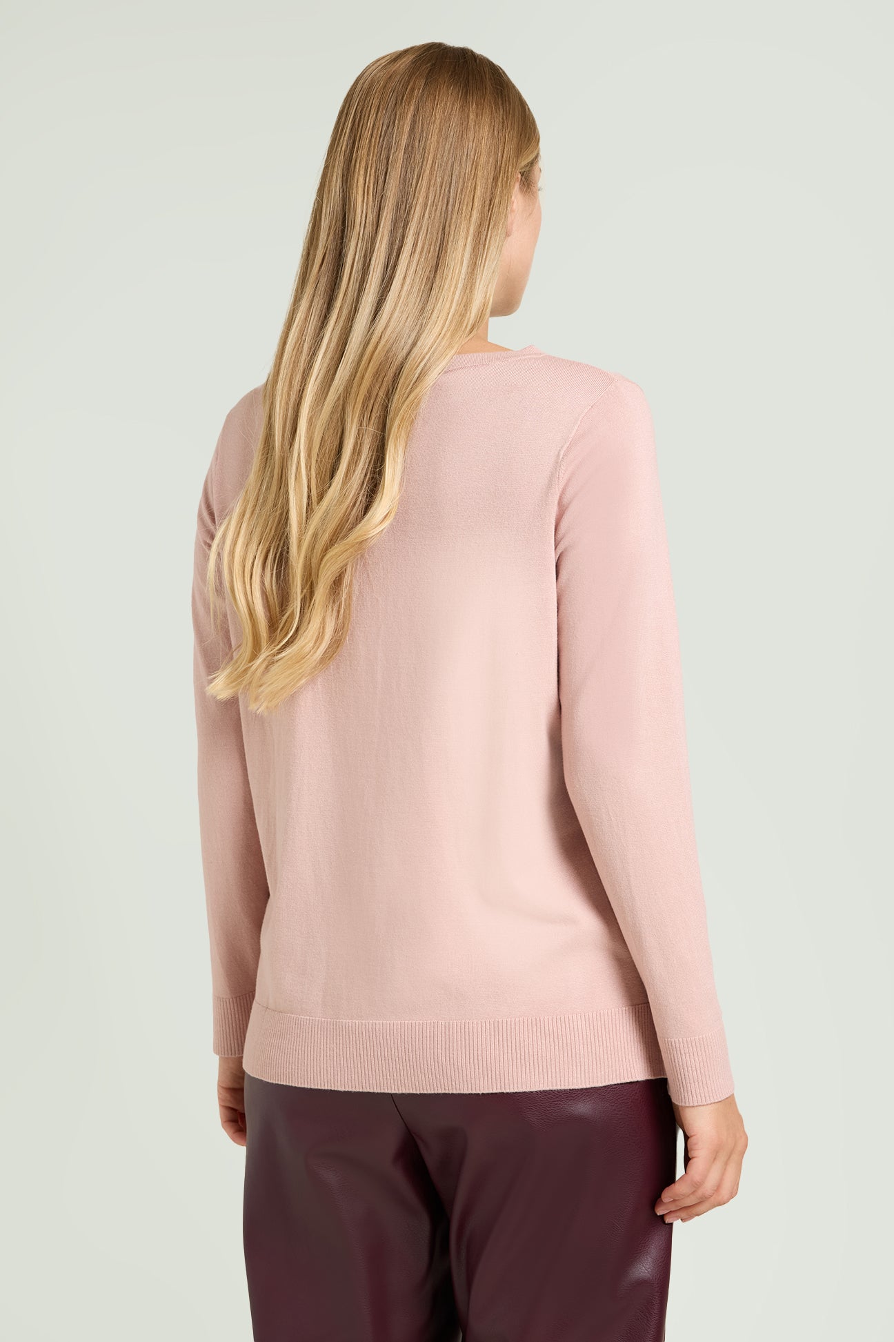 MAGLIA RICAMATA A MANO