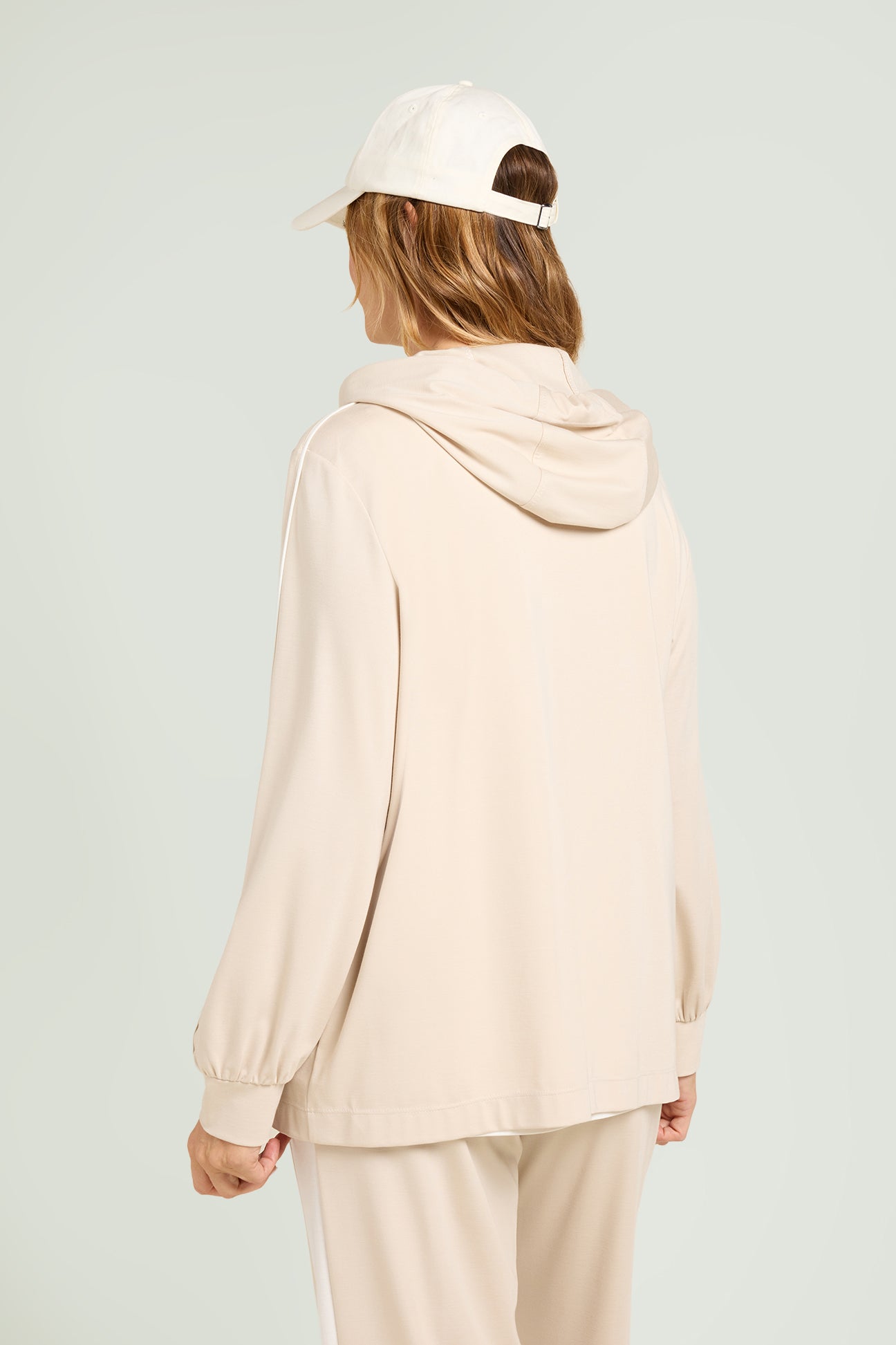 FELPA IN TECNOVISCOSA CON CAPPUCCIO