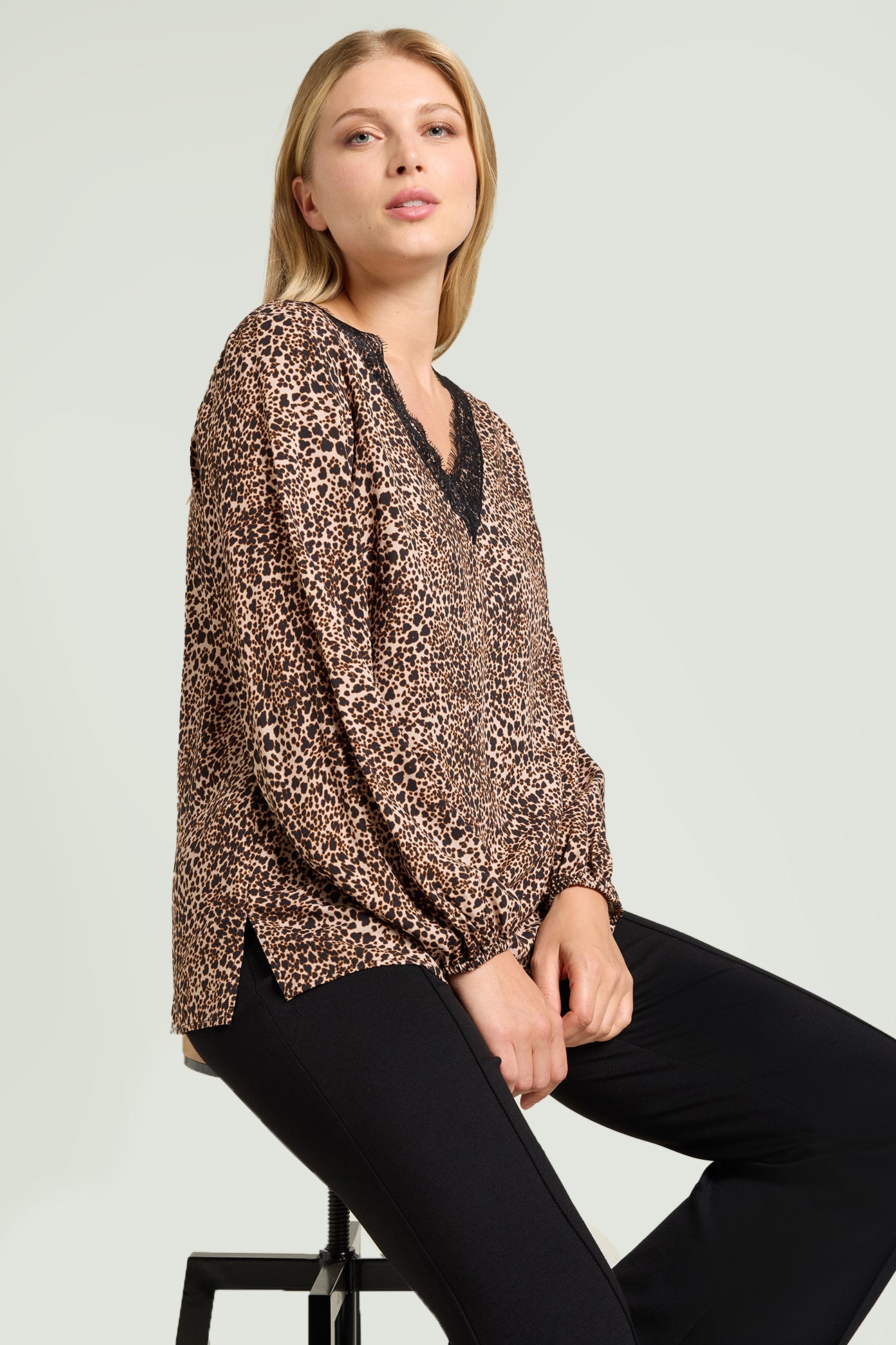 BLUSA CON STAMPA ANIMALIER