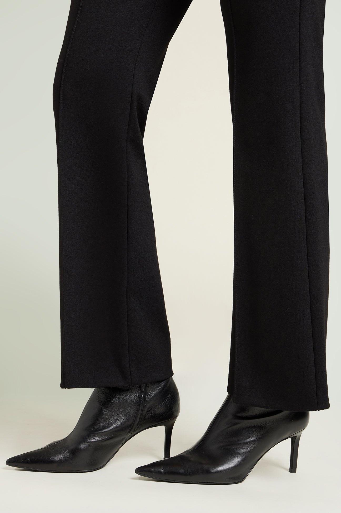 PANTALONI PULL-ON FLARE IN PUNTO MILANO