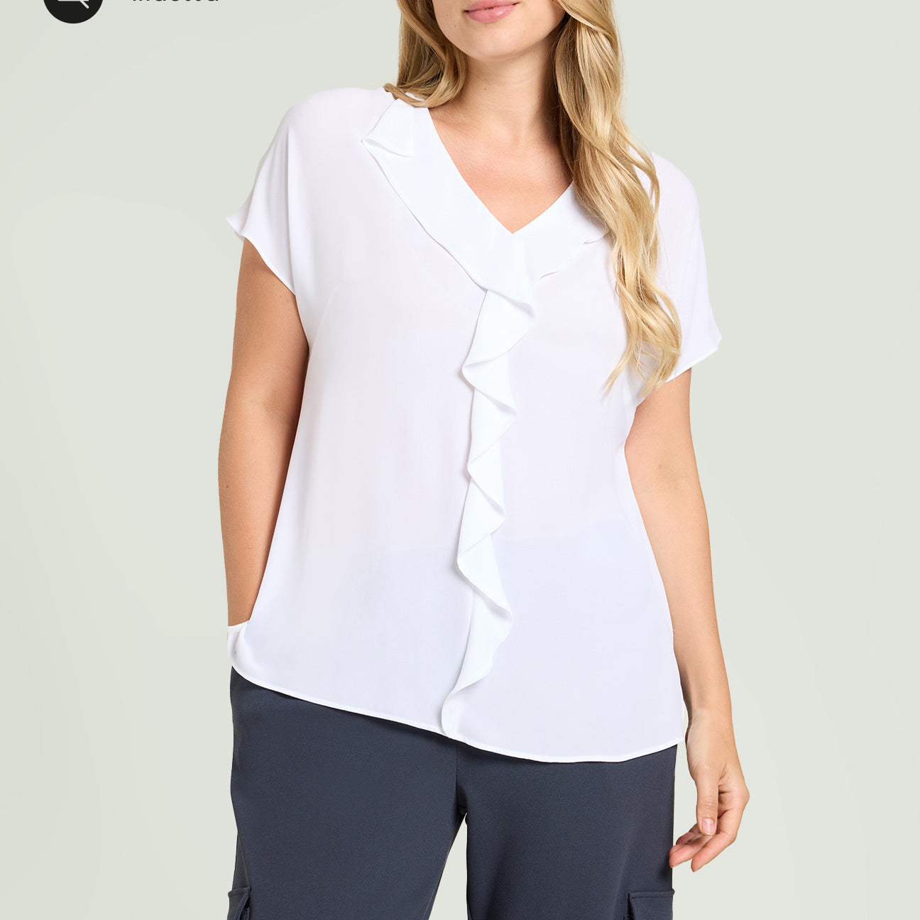 BLUSA CON VOLANT
