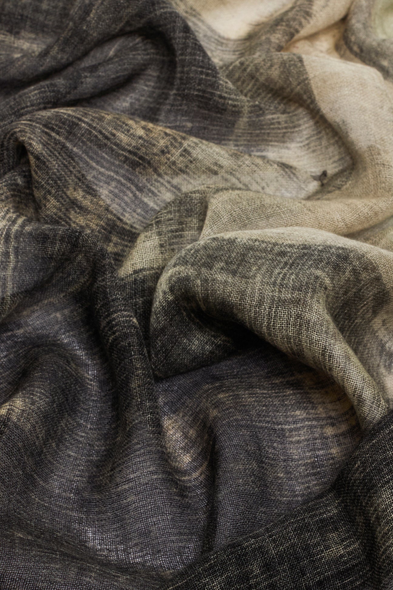 SCIARPA DI PURA LANA CON STAMPA PITTORICA