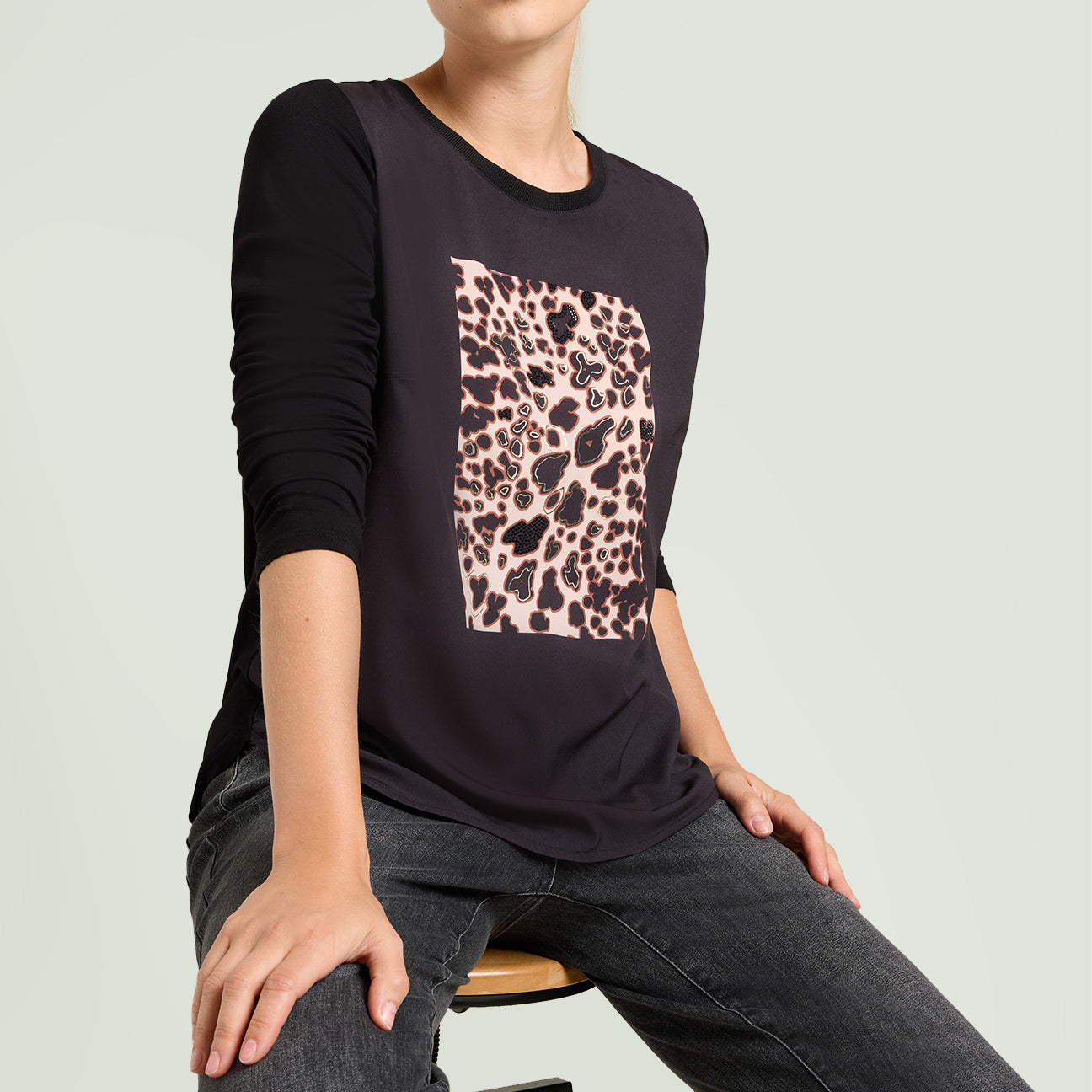 T-SHIRT CON STAMPA ANIMALIER