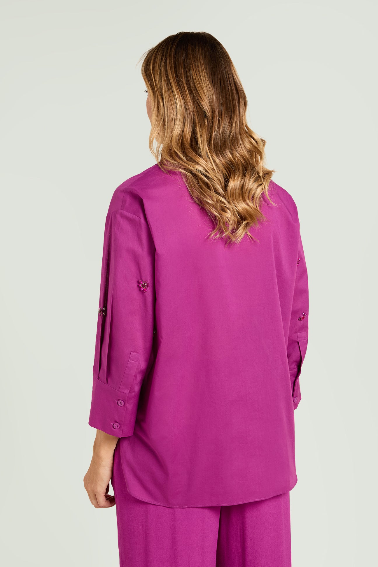 CAMICIA IN VOILE DI COTONE RICAMATA A MANO