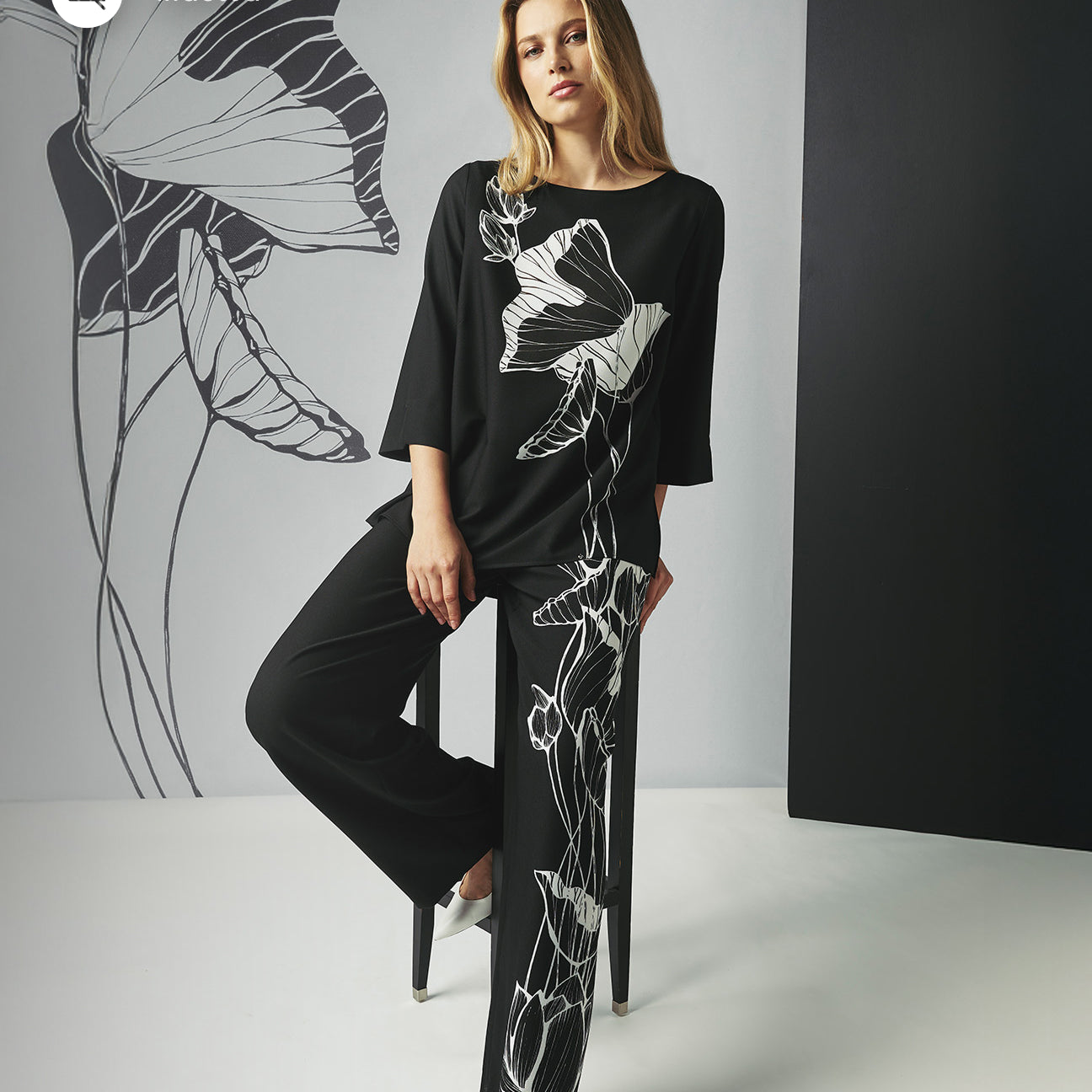 PANTALONI CON STAMPA PIAZZATA