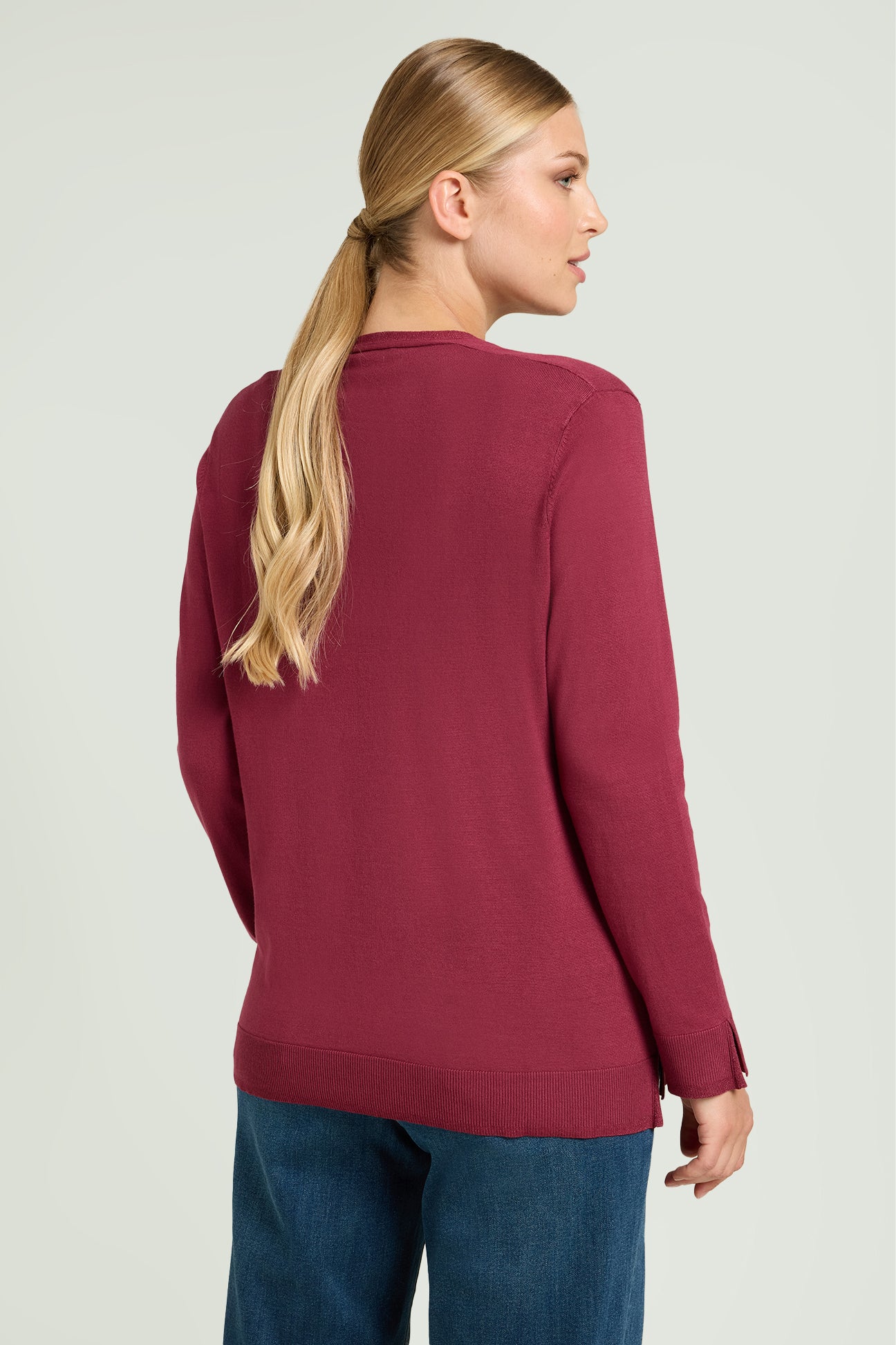 MAGLIA CON SCOLLO A "V" IN VISCOSA COMFORT