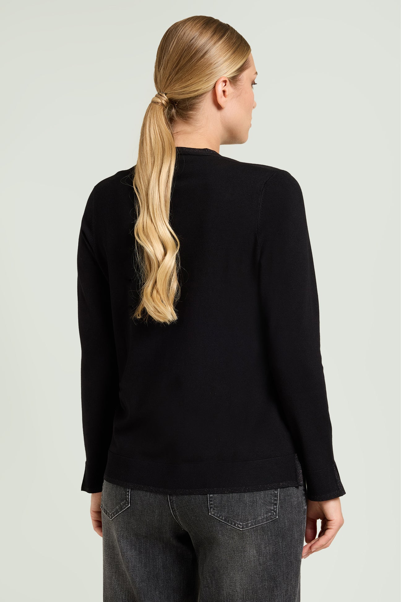 MAGLIA CON SCOLLO A "V" IN VISCOSA COMFORT