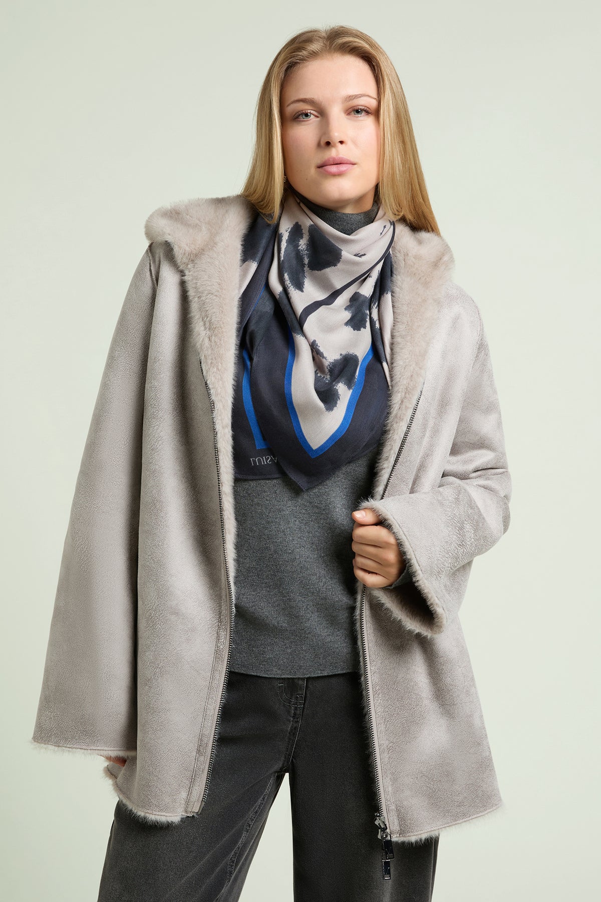 SCIARPA-FOULARD CON STAMPA ANIMALIER