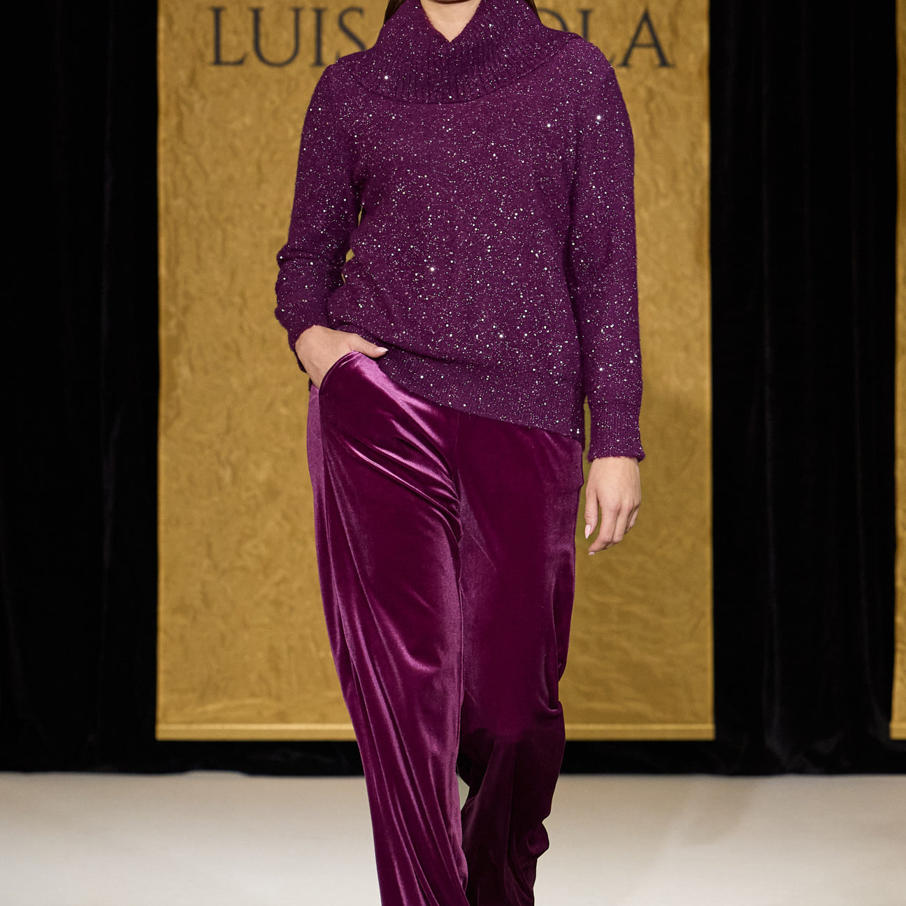 PANTALONI IN VELLUTO STRETCH