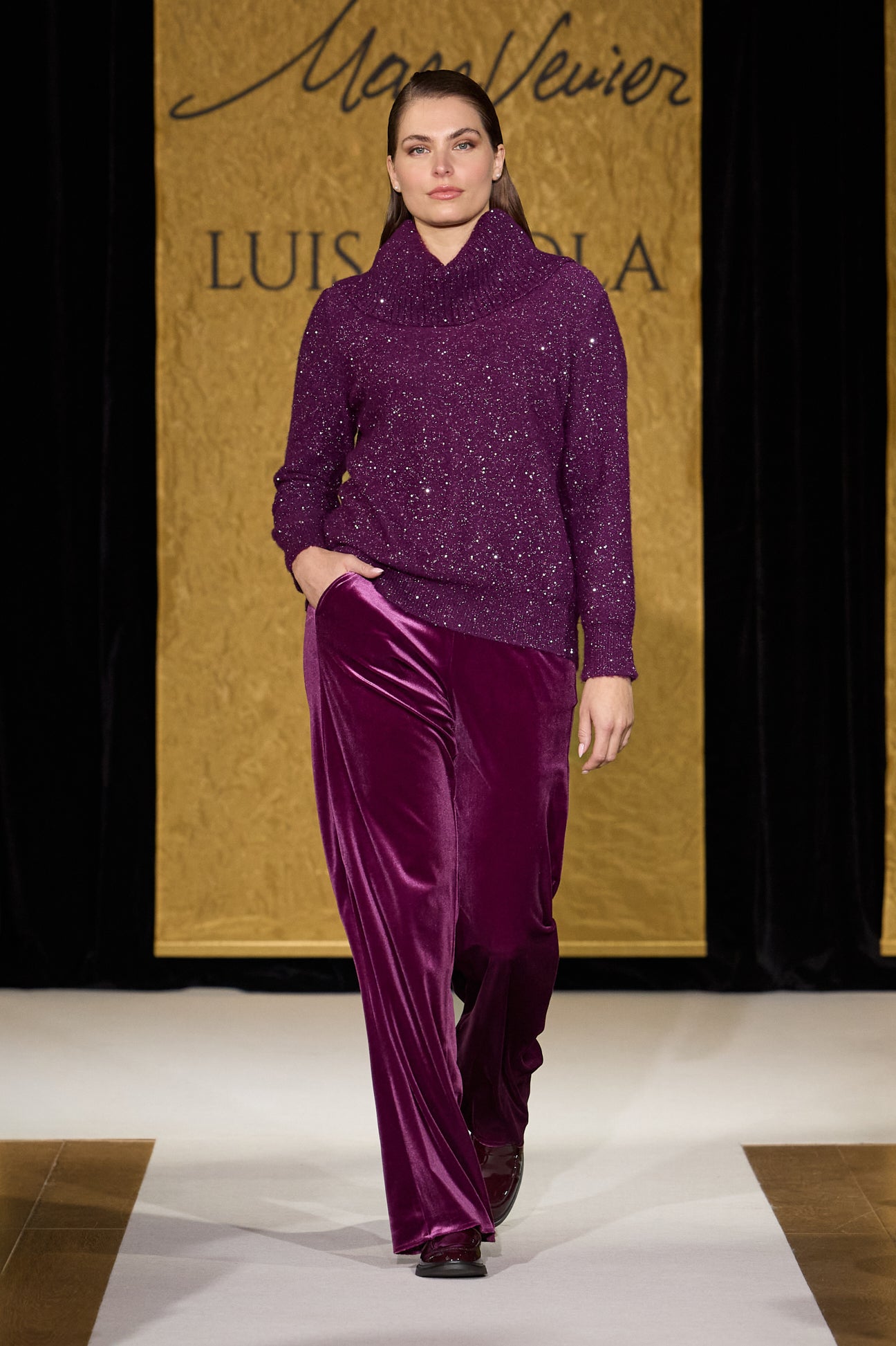 PANTALONI IN VELLUTO STRETCH