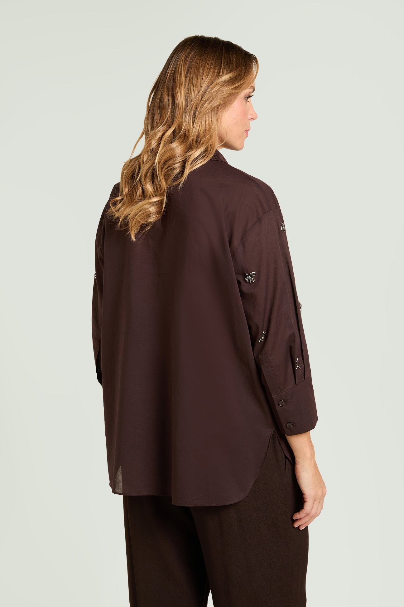 CAMICIA IN VOILE DI COTONE RICAMATA A MANO