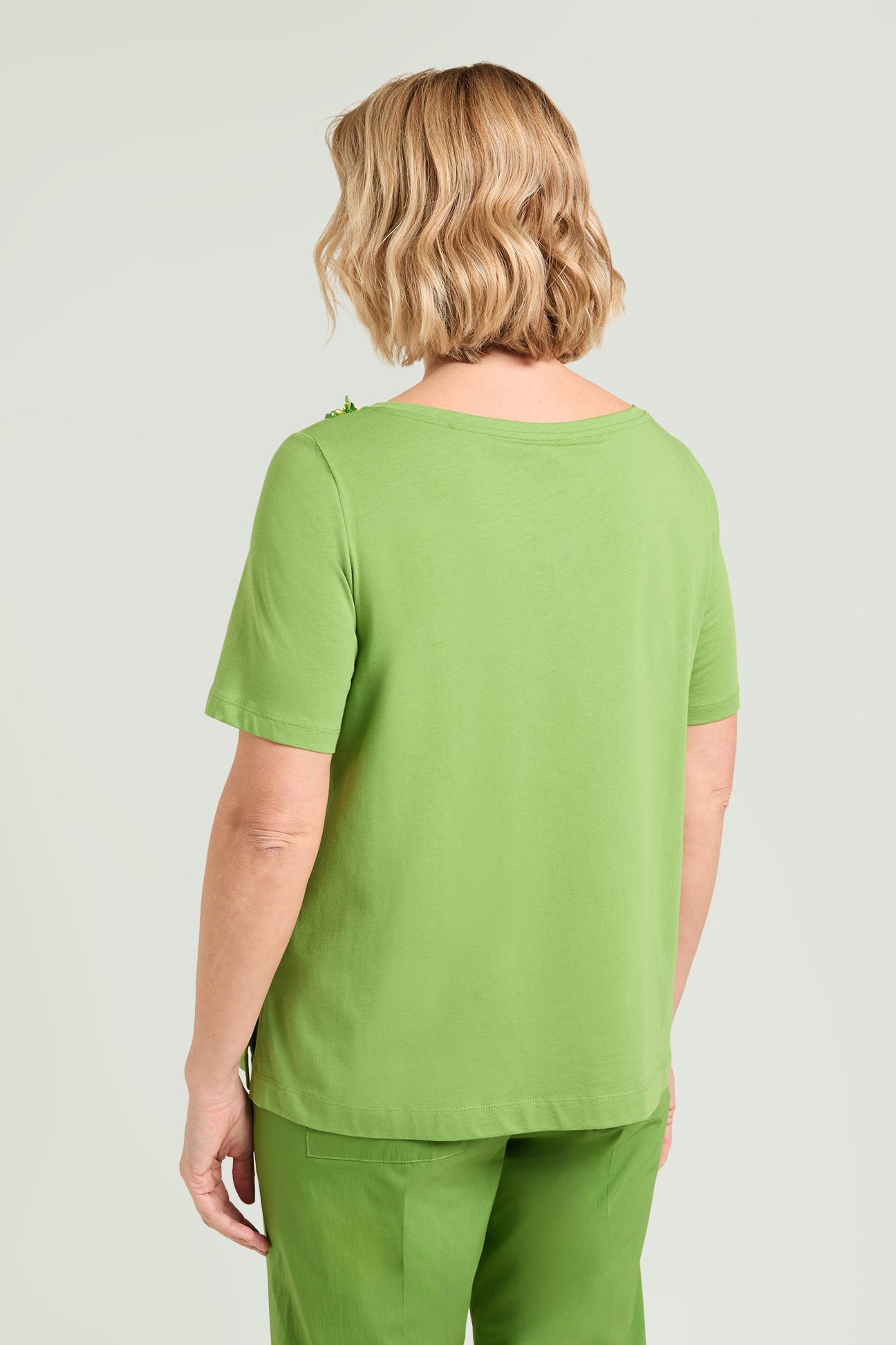 T-SHIRT RICAMATA