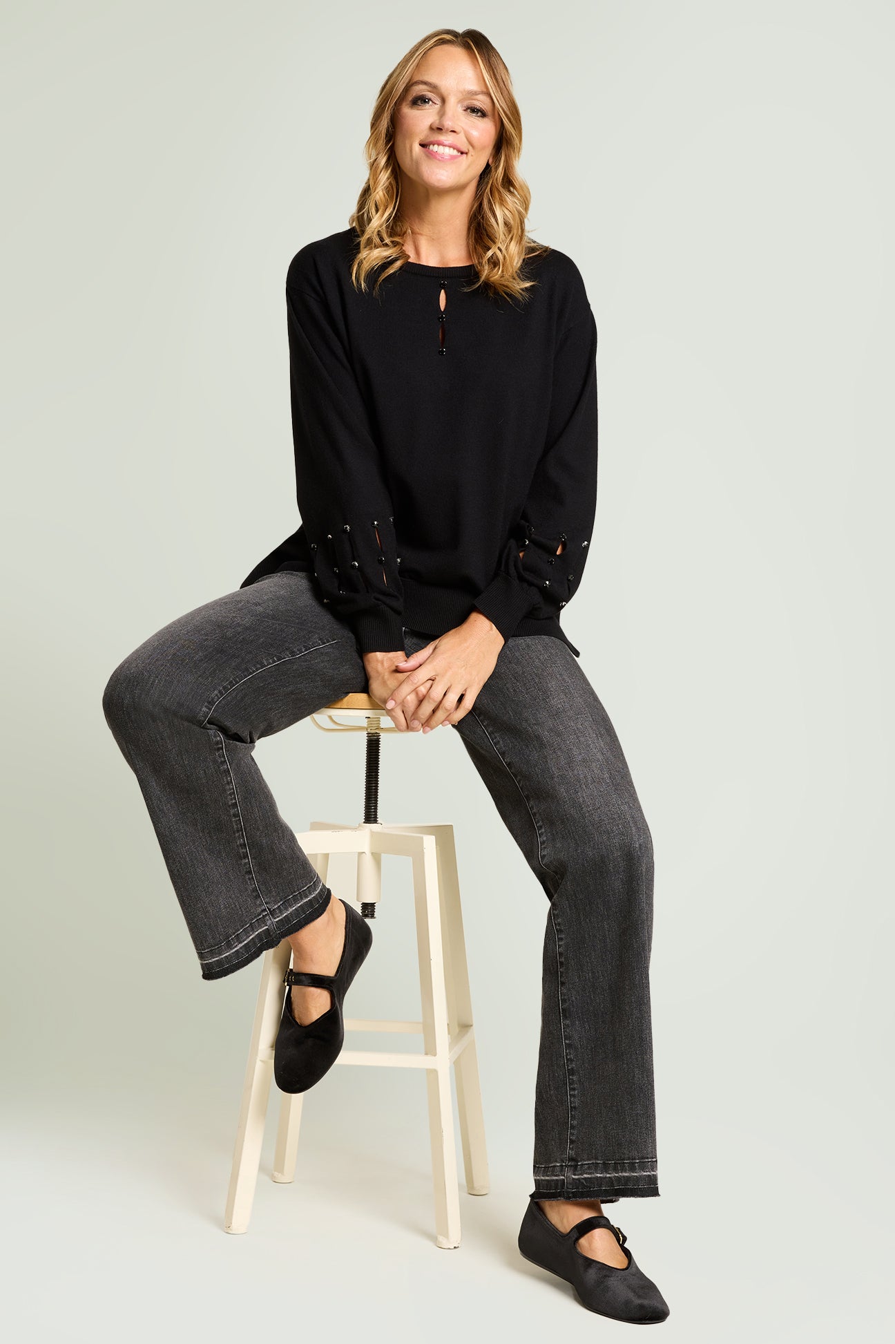 MAGLIA "CUT OUT" RICAMATA A MANO