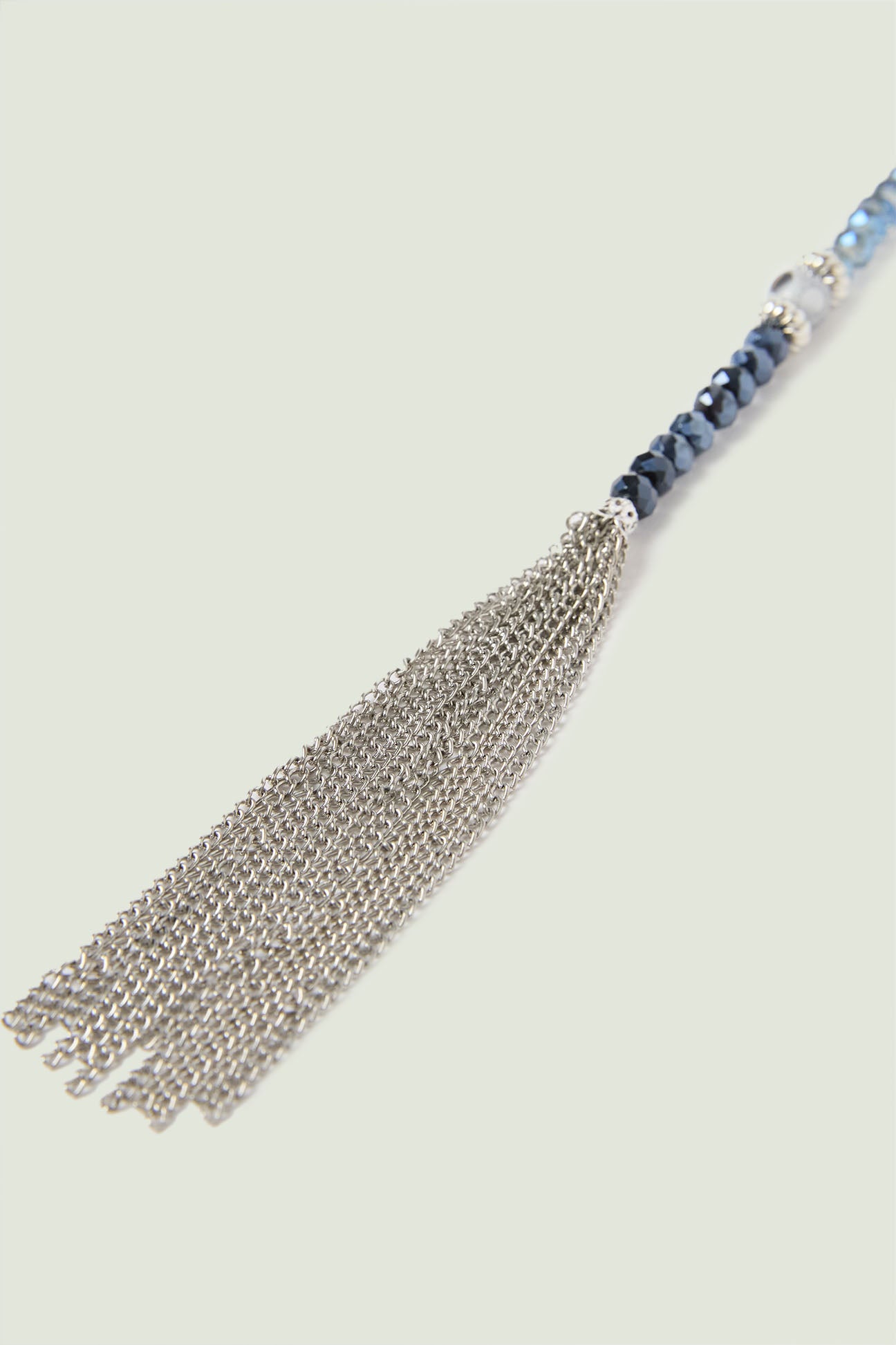 COLLANA CON PERLINE SFACCETTATE E FRANGE