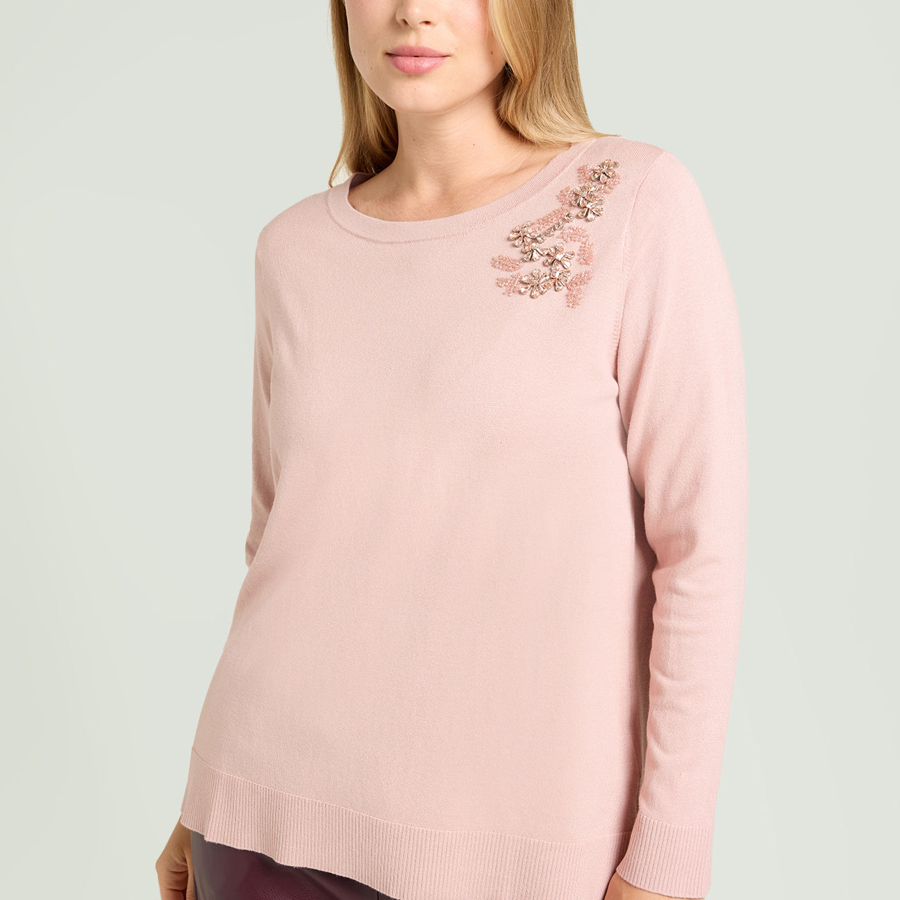 MAGLIA RICAMATA A MANO