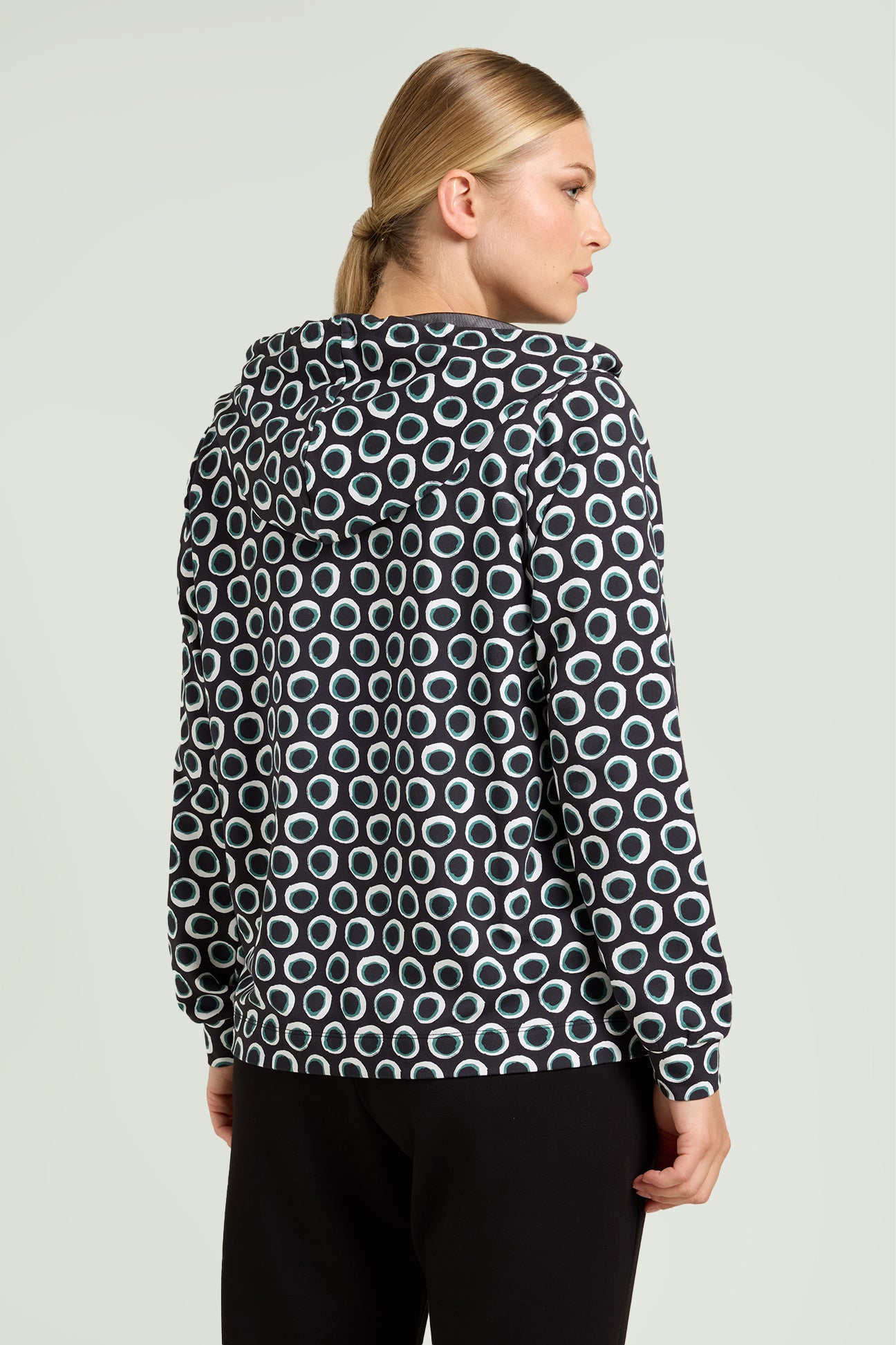 FELPA STAMPATA CON CAPPUCCIO