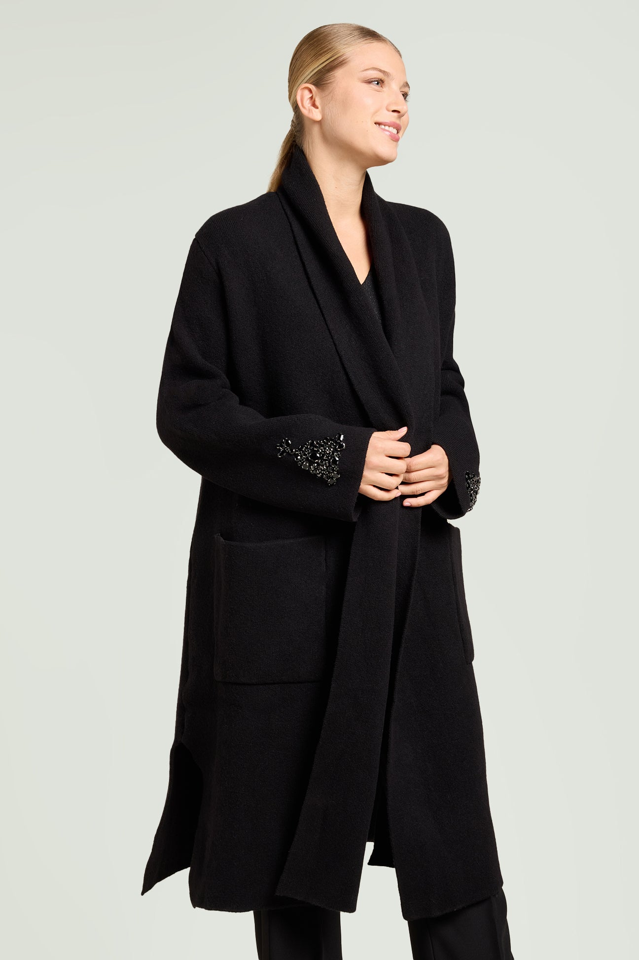 CAPPOTTO IN MAGLIA RICAMATO A MANO