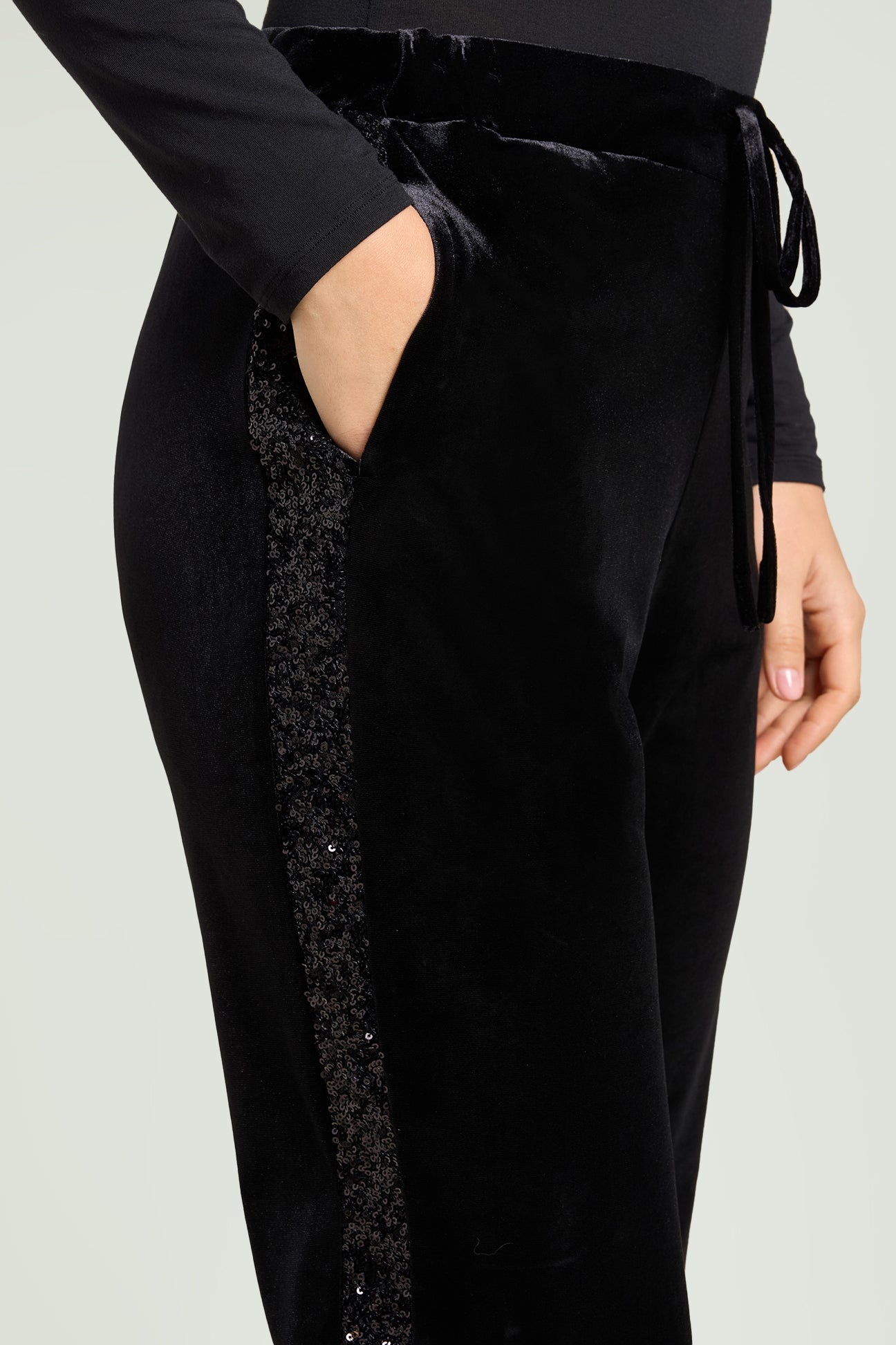 PANTALONI IN VELLUTO CON BANDE IN PAILLETTES