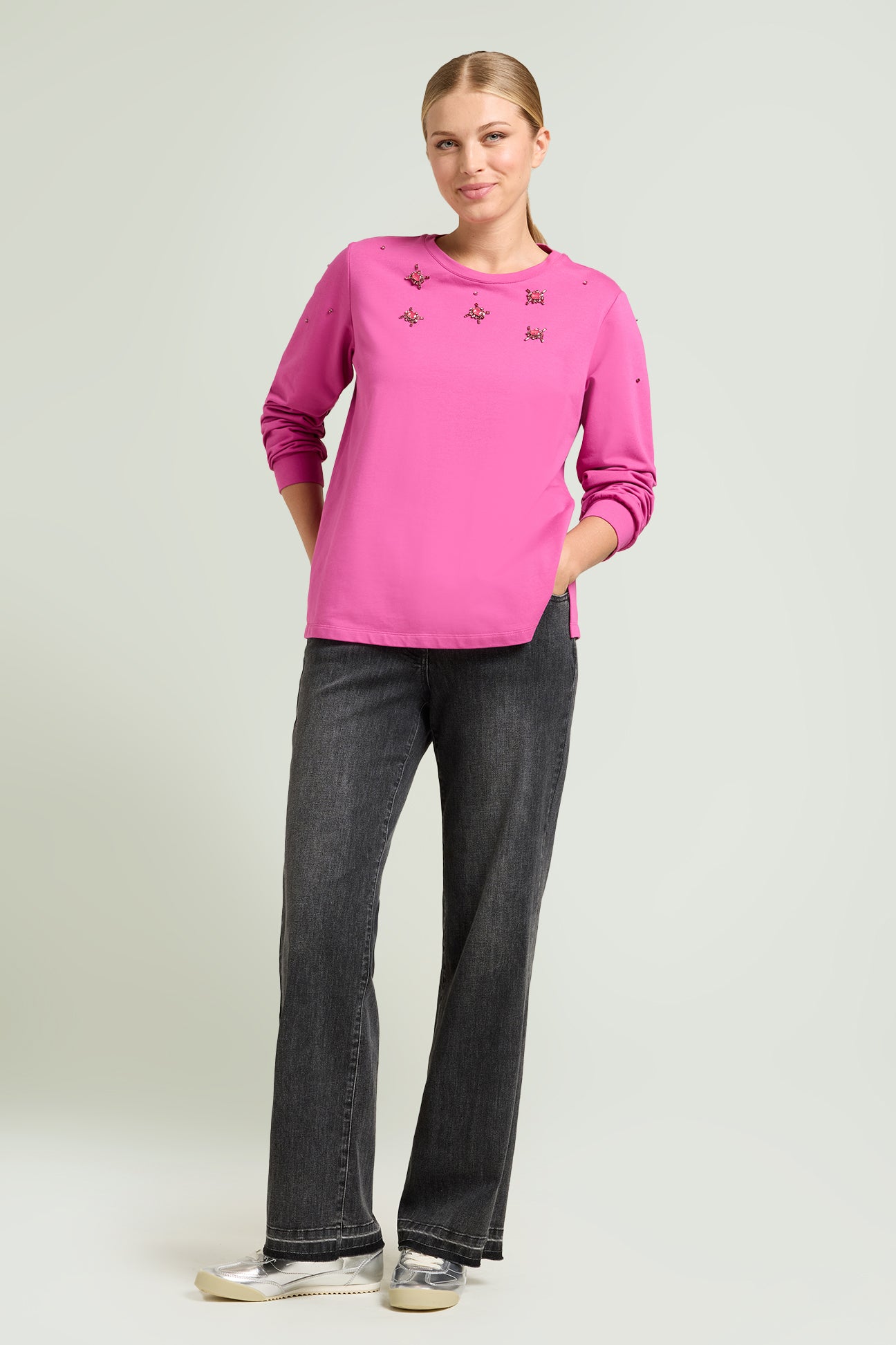 FELPA RICAMATA A MANO