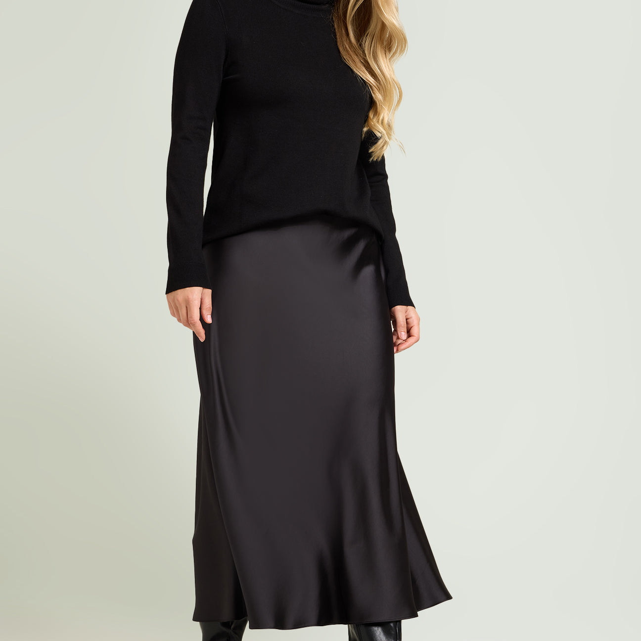 GONNA LUNGA IN SATIN