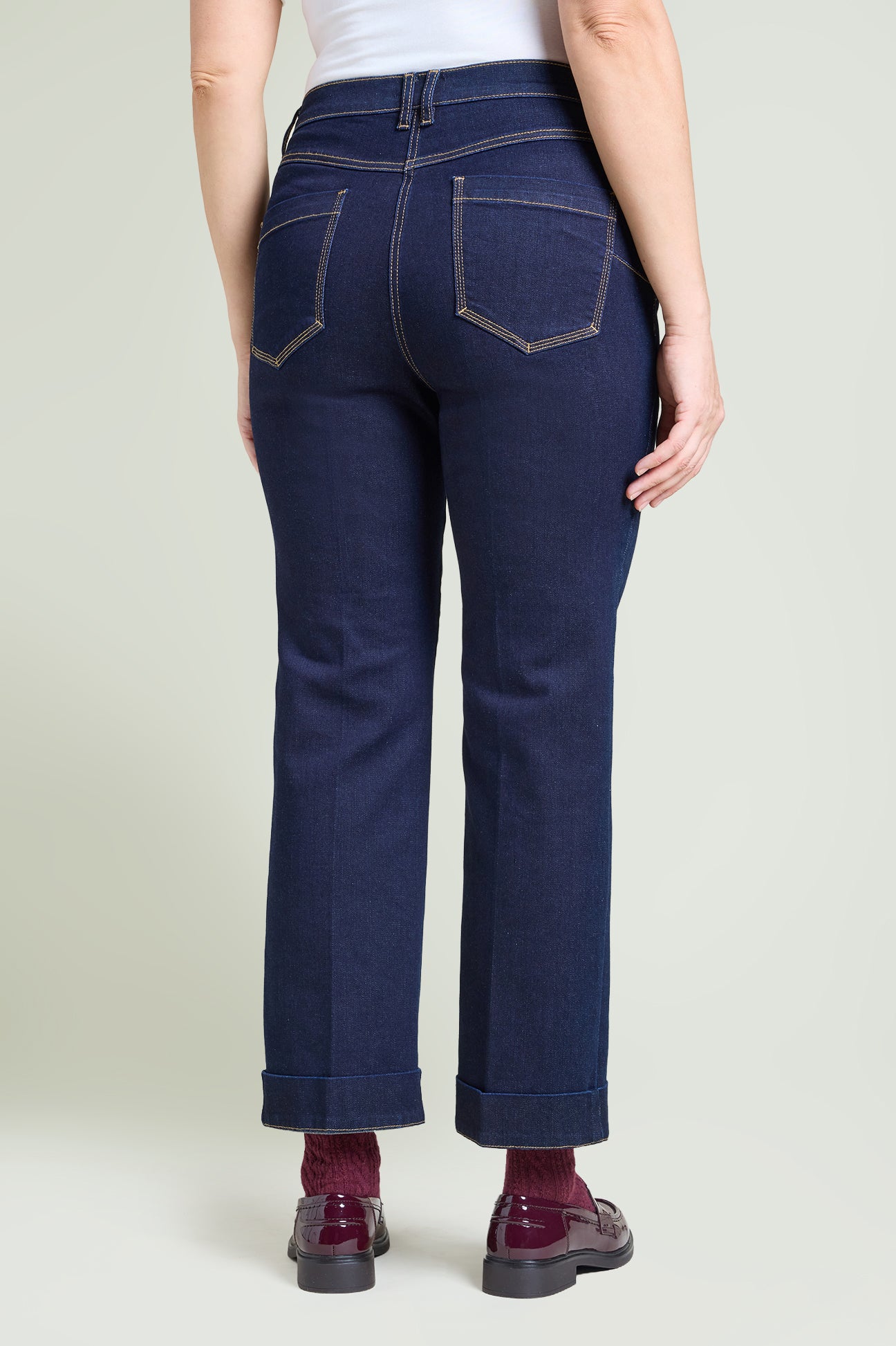 TAILORED JEANS