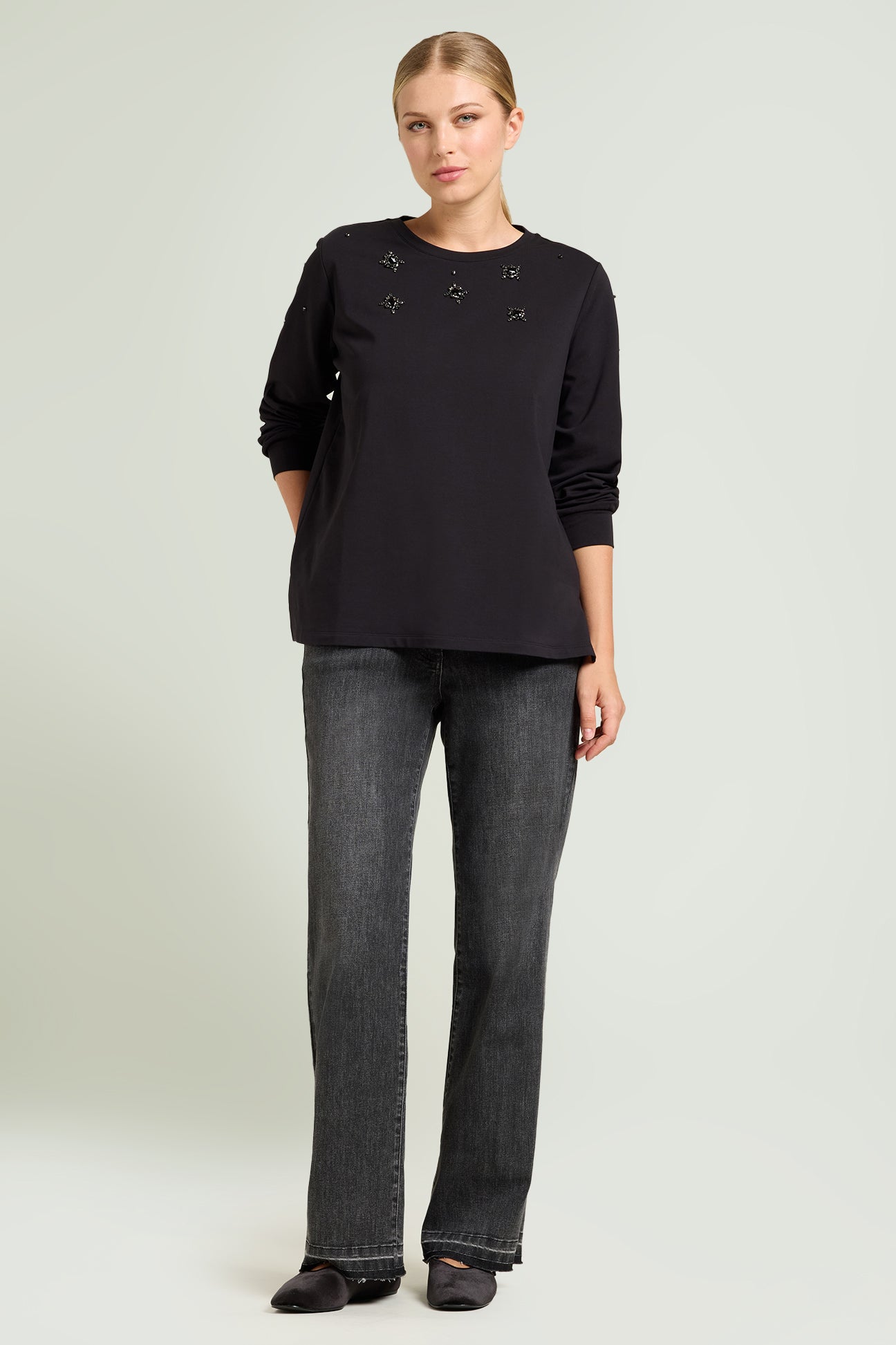 FELPA RICAMATA A MANO