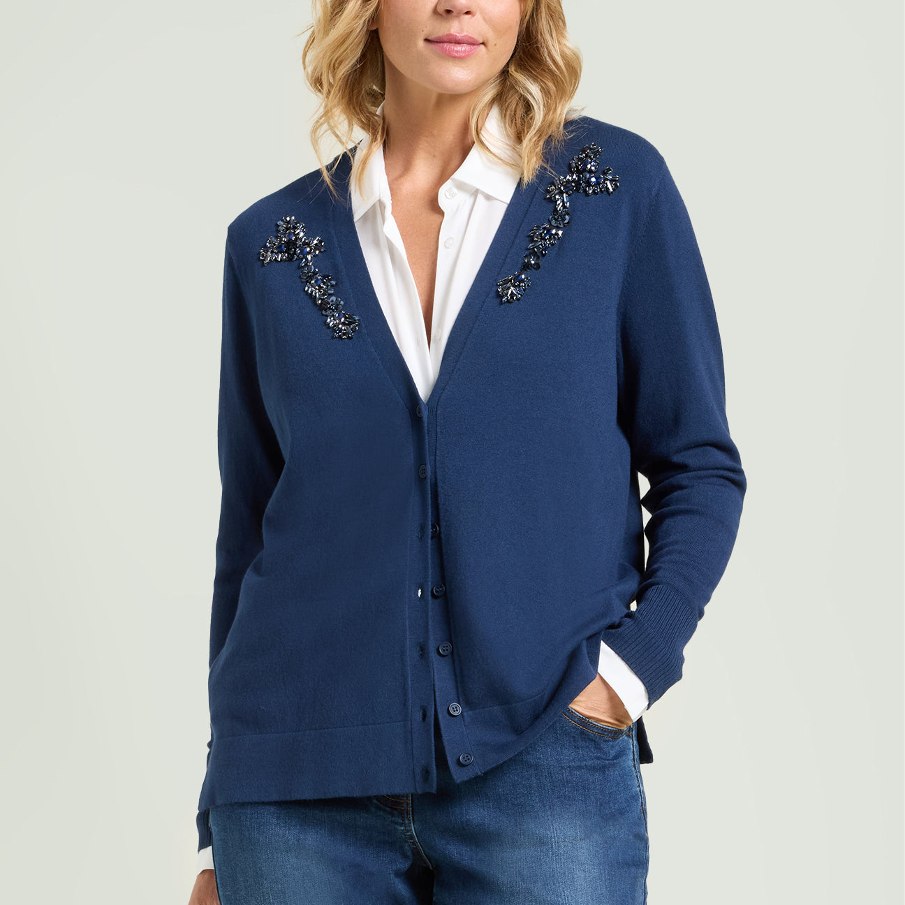 CARDIGAN RICAMATO A MANO