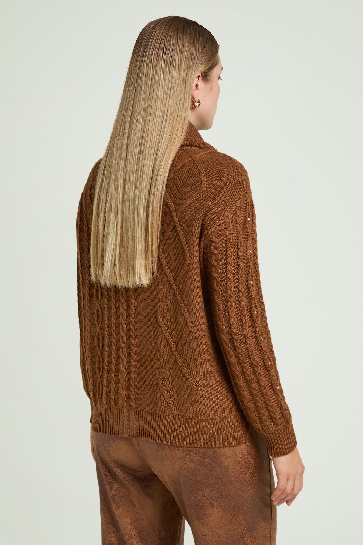 MAGLIA A TRECCE CON CASTONI