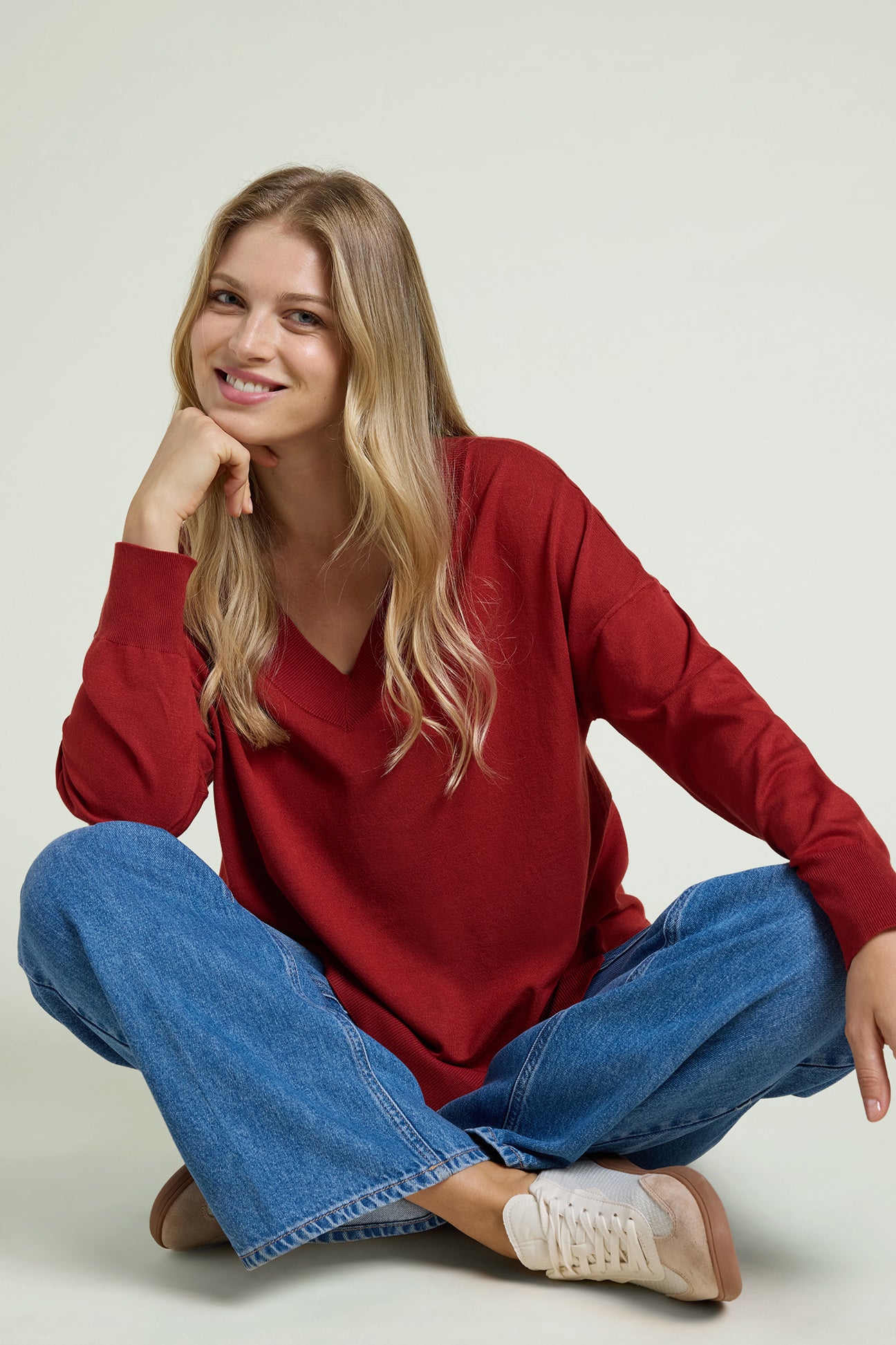 MAGLIA IN VISCOSA COMFORT CON SCOLLO A "V"