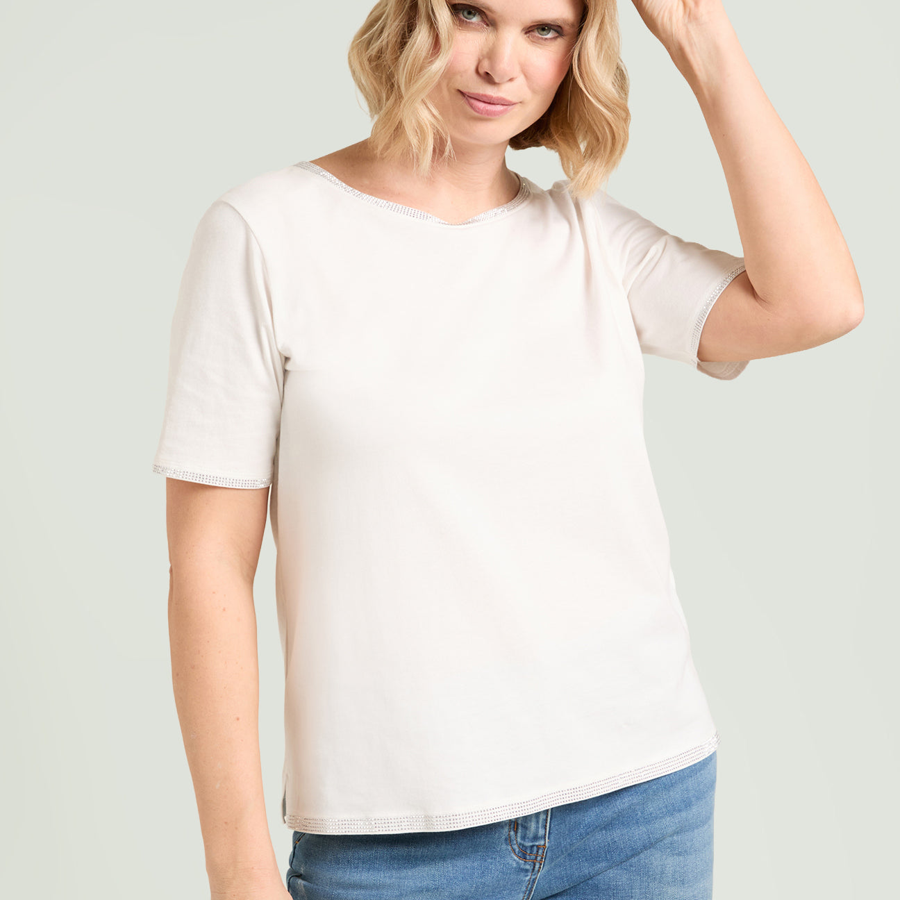T-SHIRT CON PUNTI LUCE