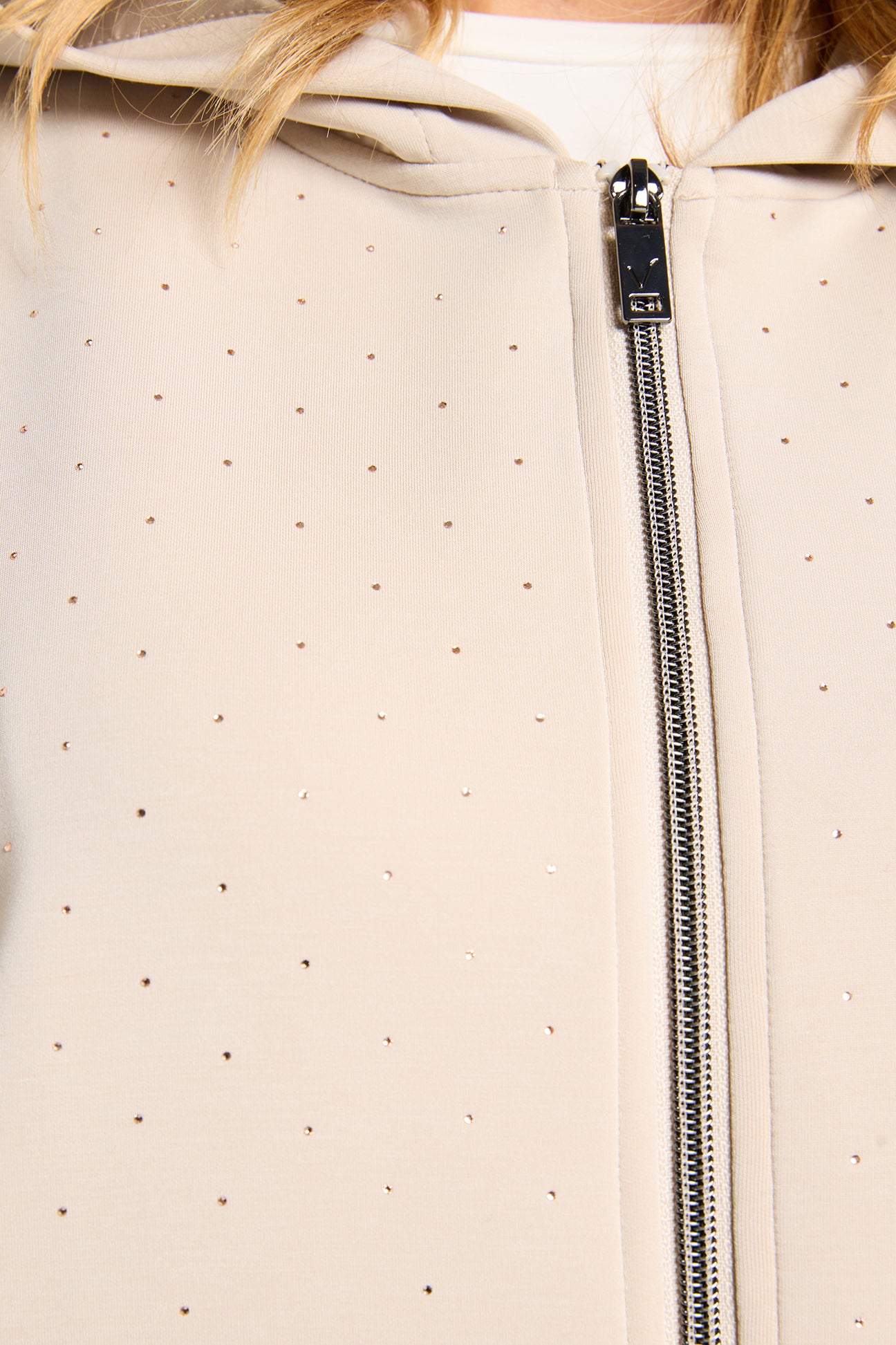 FELPA CON CAPPUCCIO E PUNTI LUCE