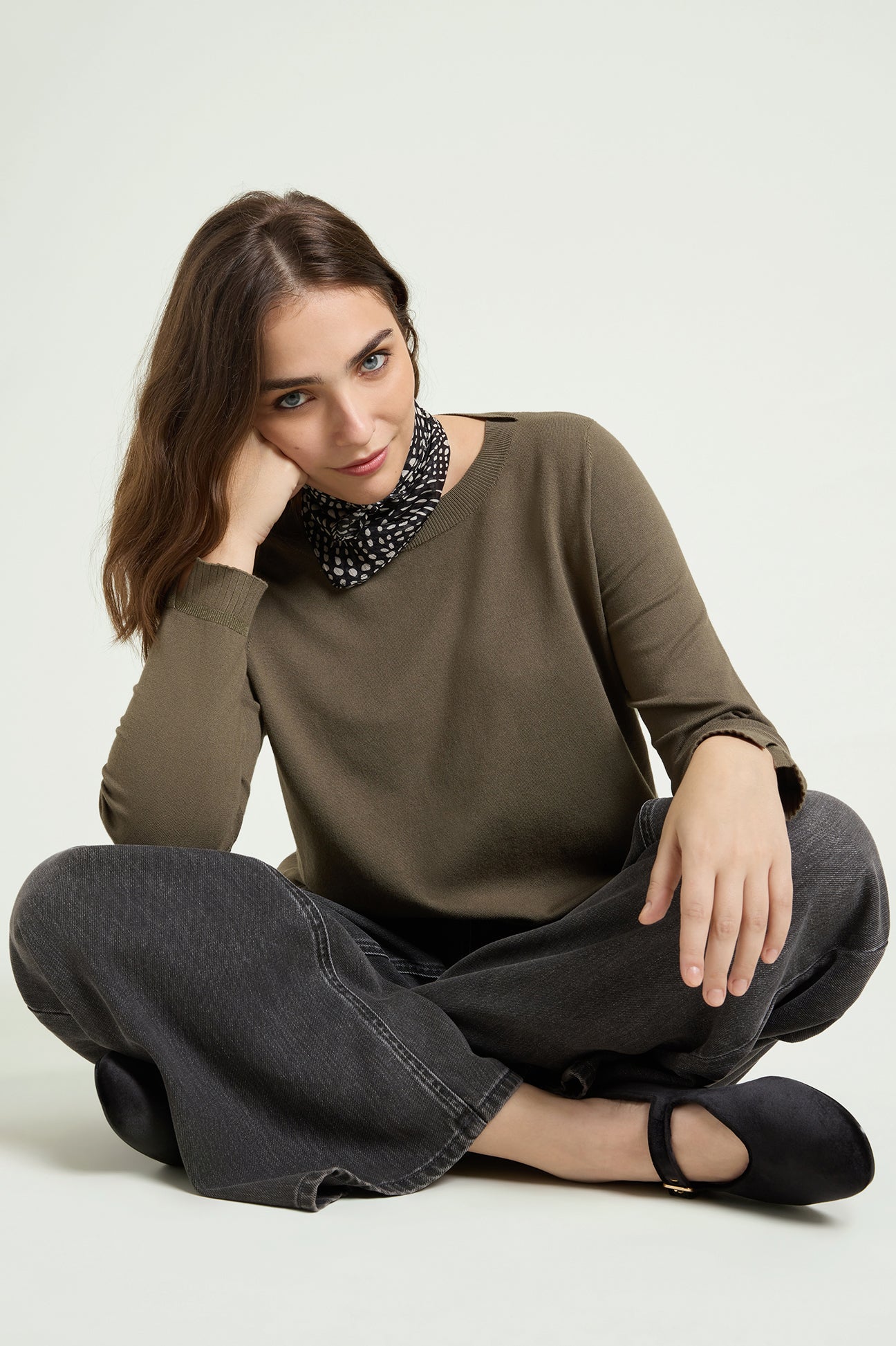 MAGLIA IN VISCOSA COMFORT CON SCOLLO A BARCHETTA