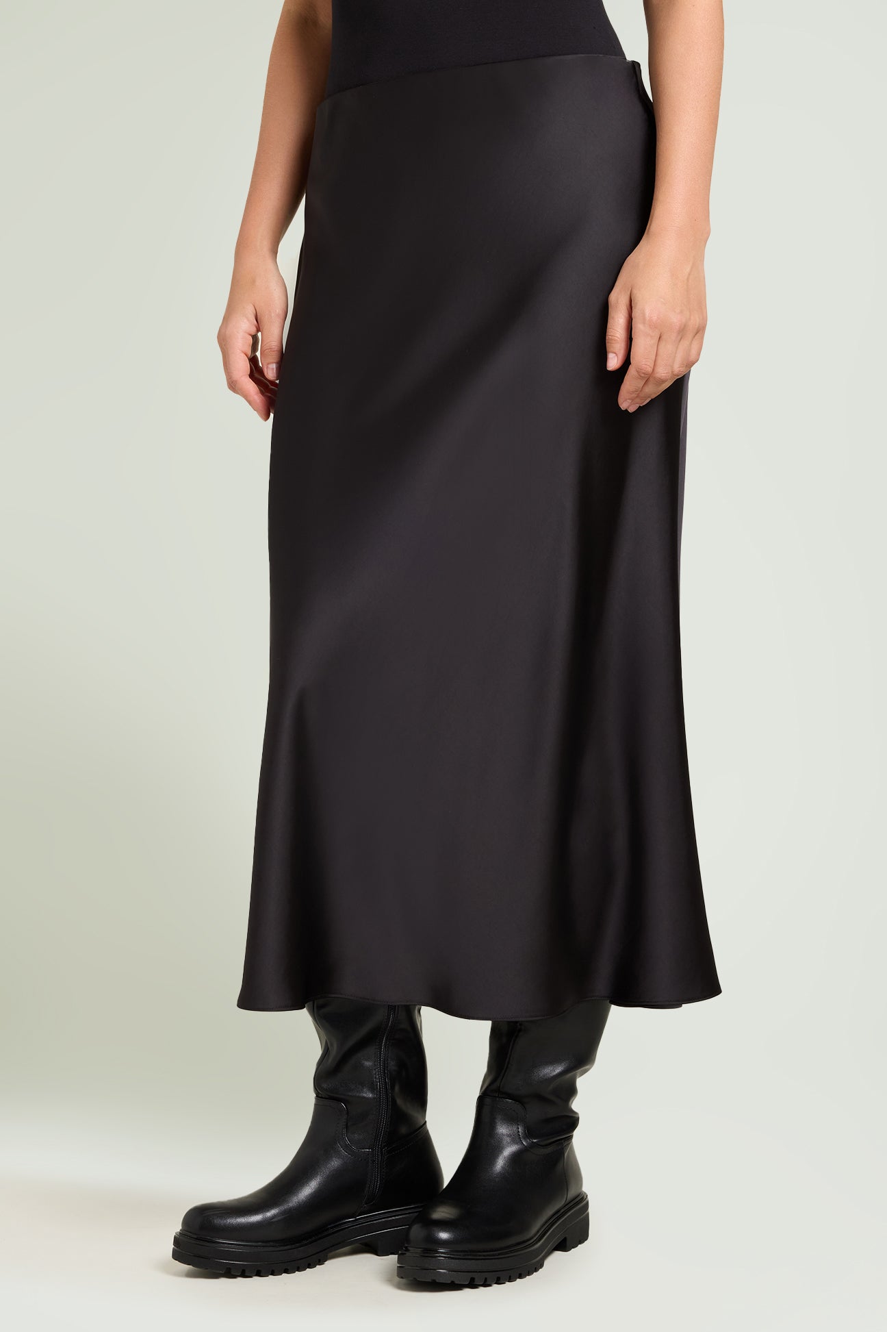 GONNA LUNGA IN SATIN