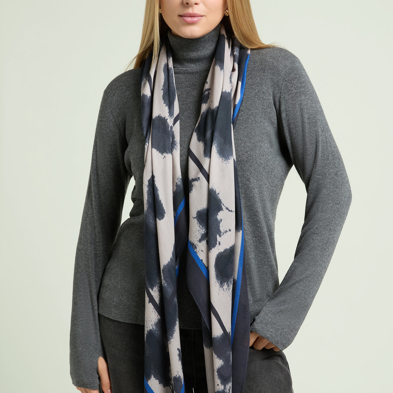 SCIARPA-FOULARD CON STAMPA ANIMALIER