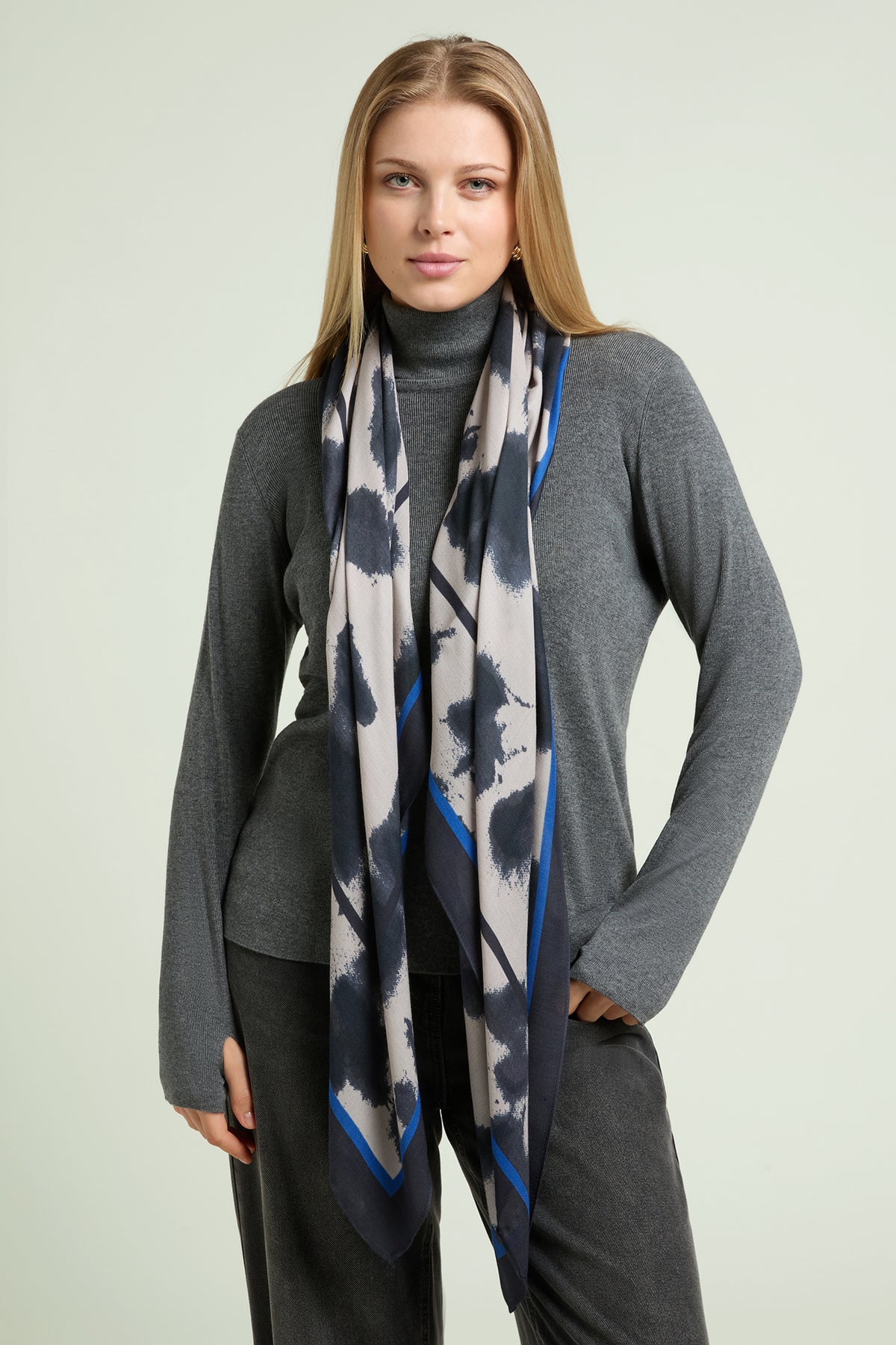 SCIARPA-FOULARD CON STAMPA ANIMALIER