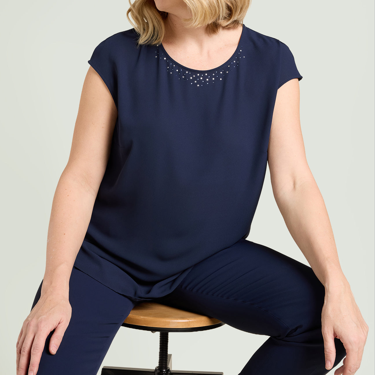 TOP IN DOPPIA GEORGETTE CON PUNTI LUCE