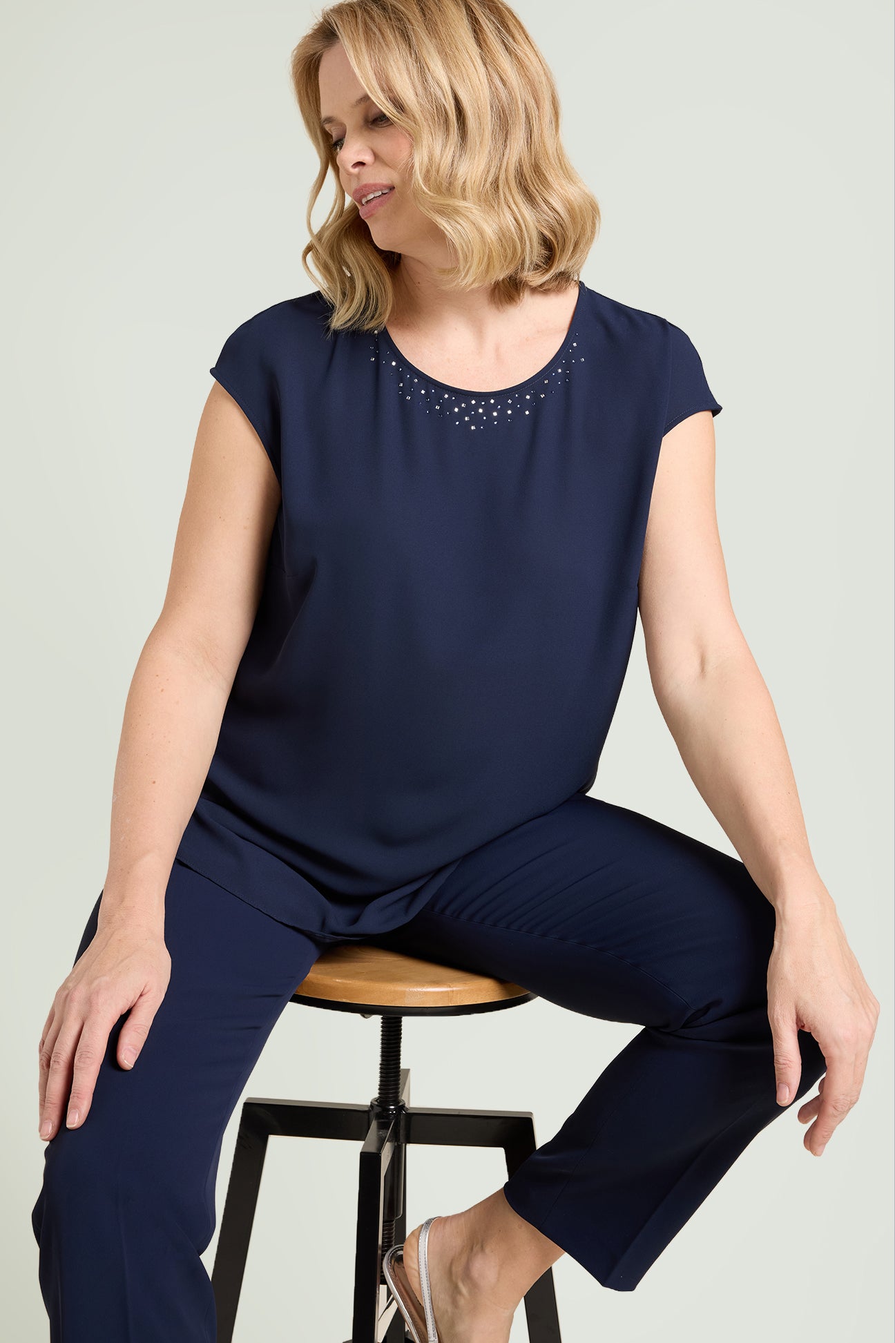 TOP IN DOPPIA GEORGETTE CON PUNTI LUCE