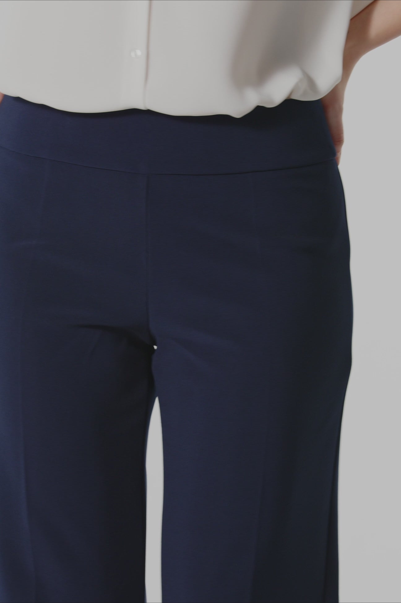 PANTALONI PULL-ON DRITTI IN COMPACT STRETCH
