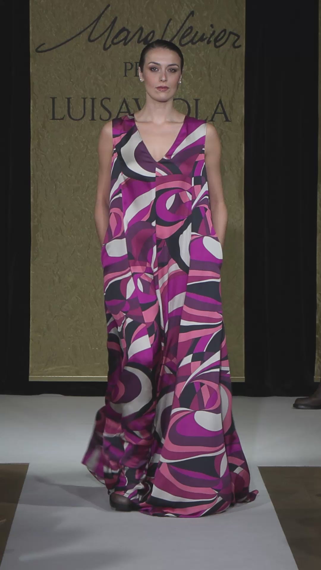 ABITO LUNGO IN SATIN STAMPATO