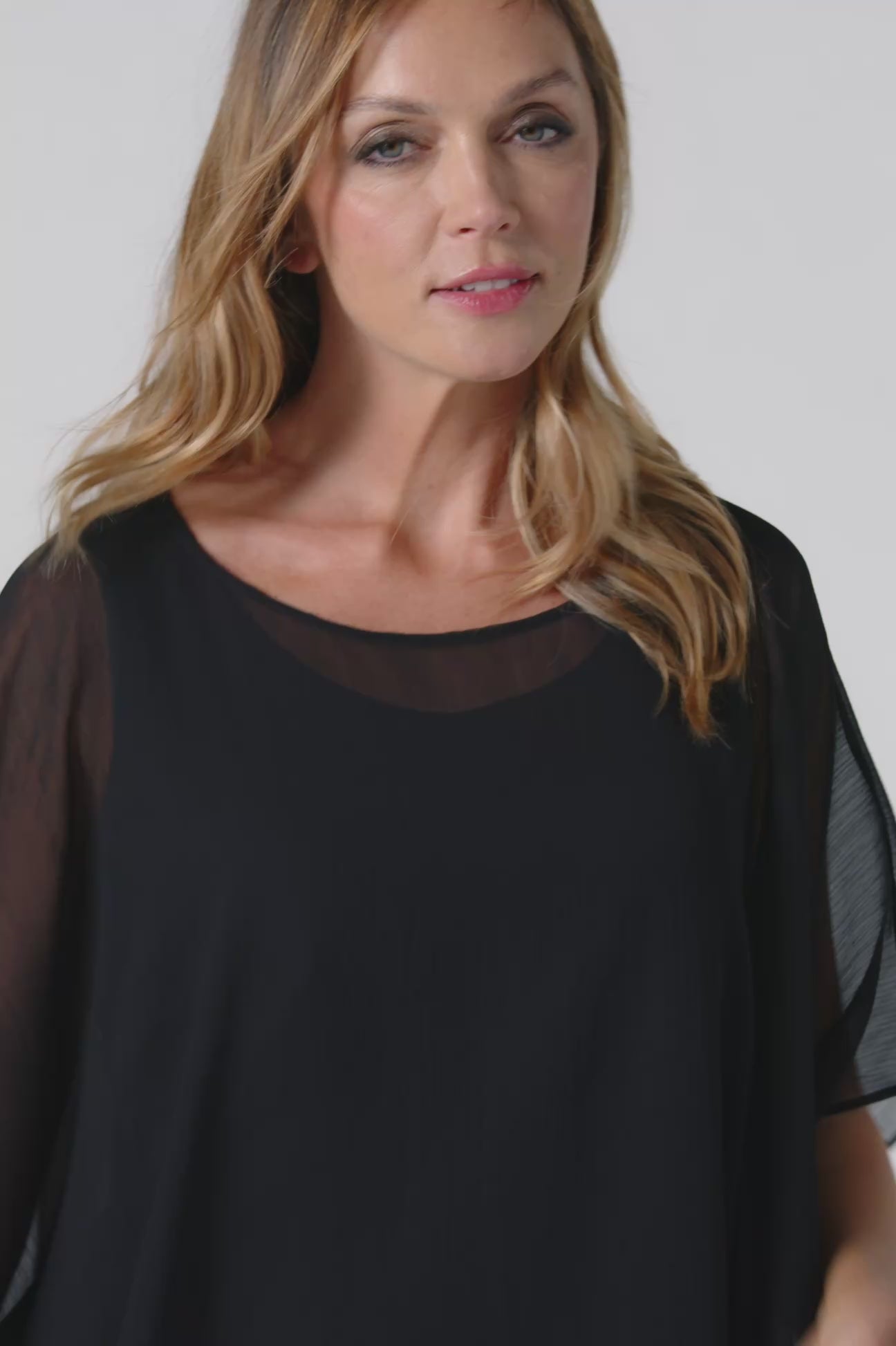 PANTALONI IN SATIN STAMPATO