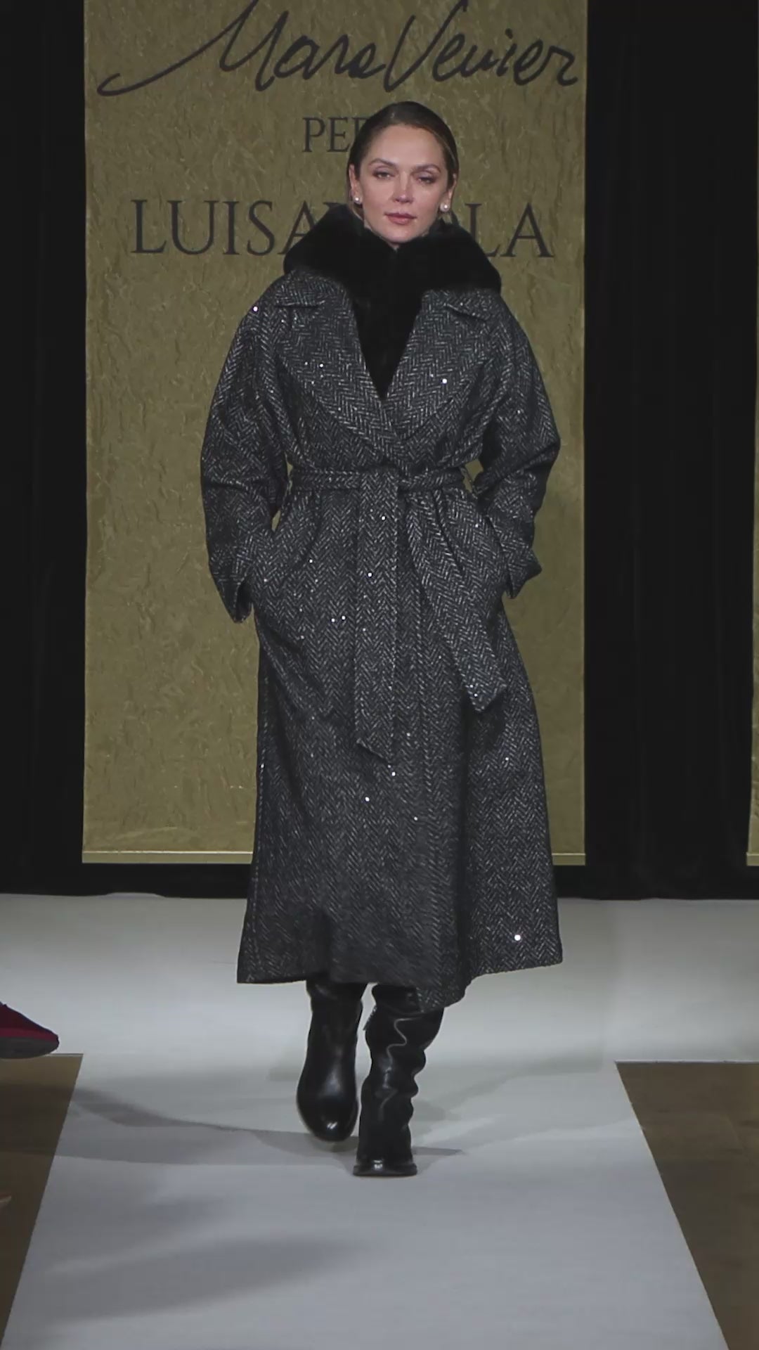 CAPPOTTO A VESTAGLIA IN CHEVRON RICAMATO